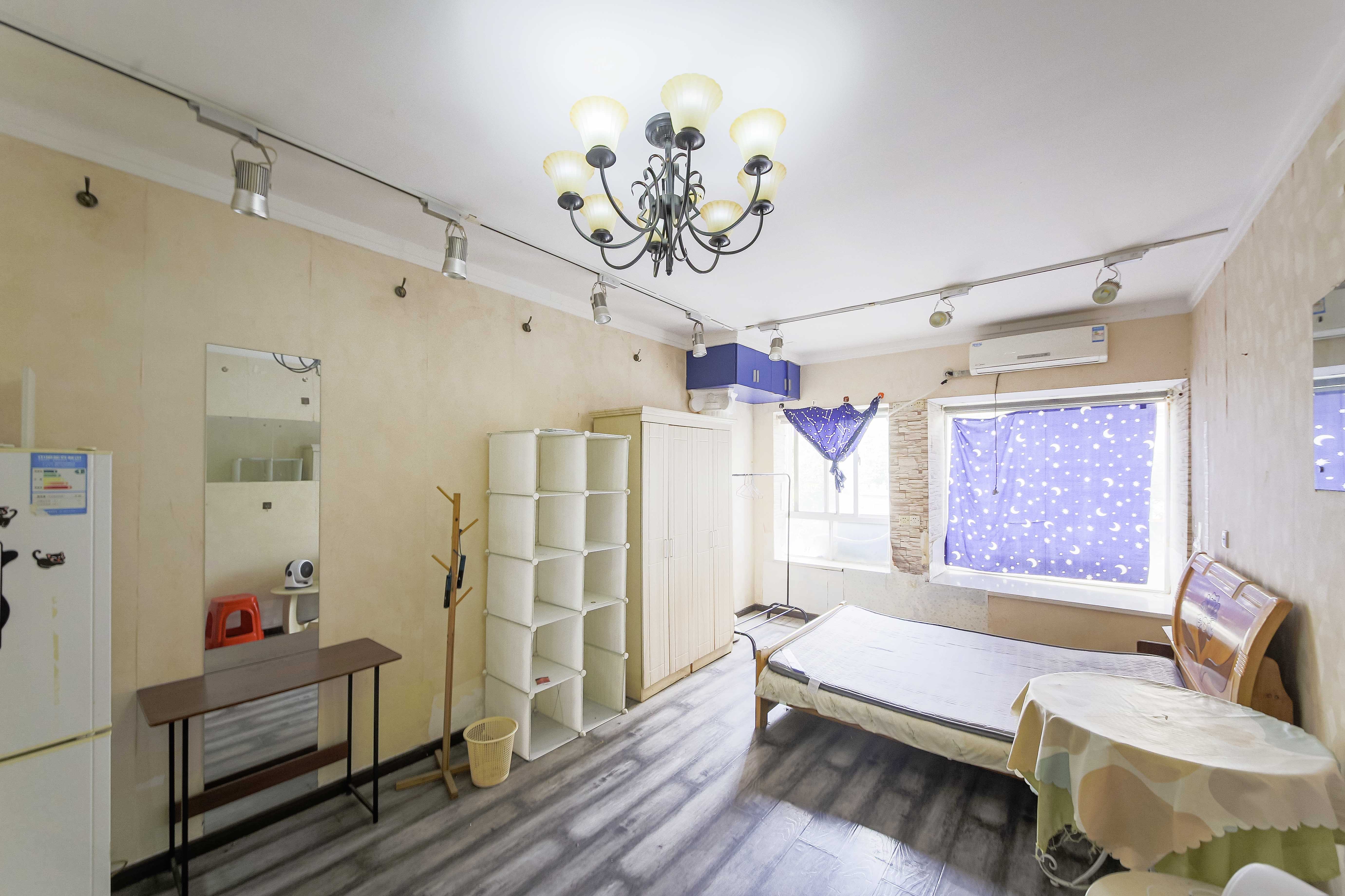 上峰苑(兰亭玥岛) 1室1厅1卫 20.0万 上峰苑(兰亭玥岛) 1室1厅1卫 20.0万卧室