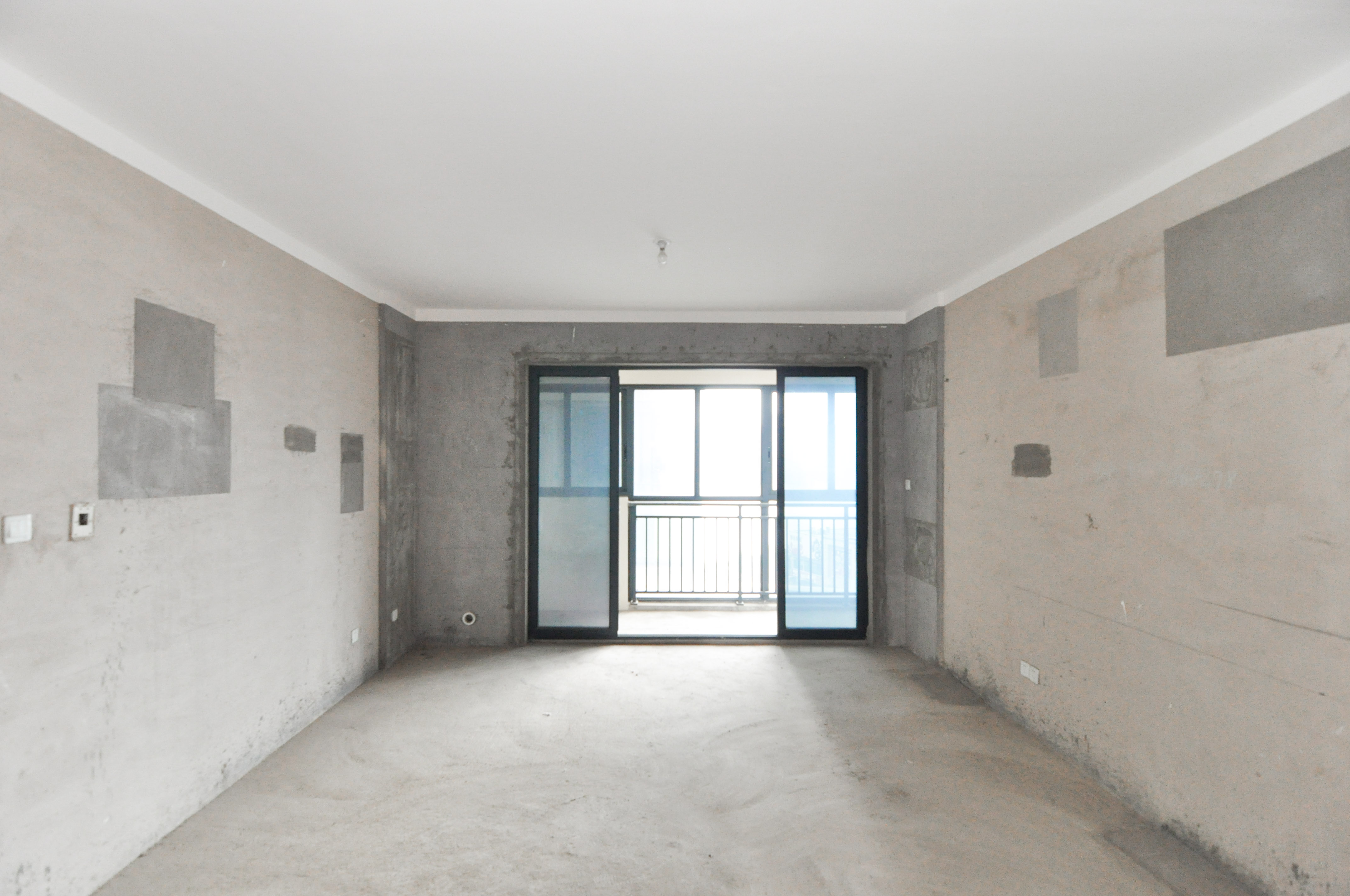 中建梅溪湖中心  4室2厅3卫   326.80万客厅