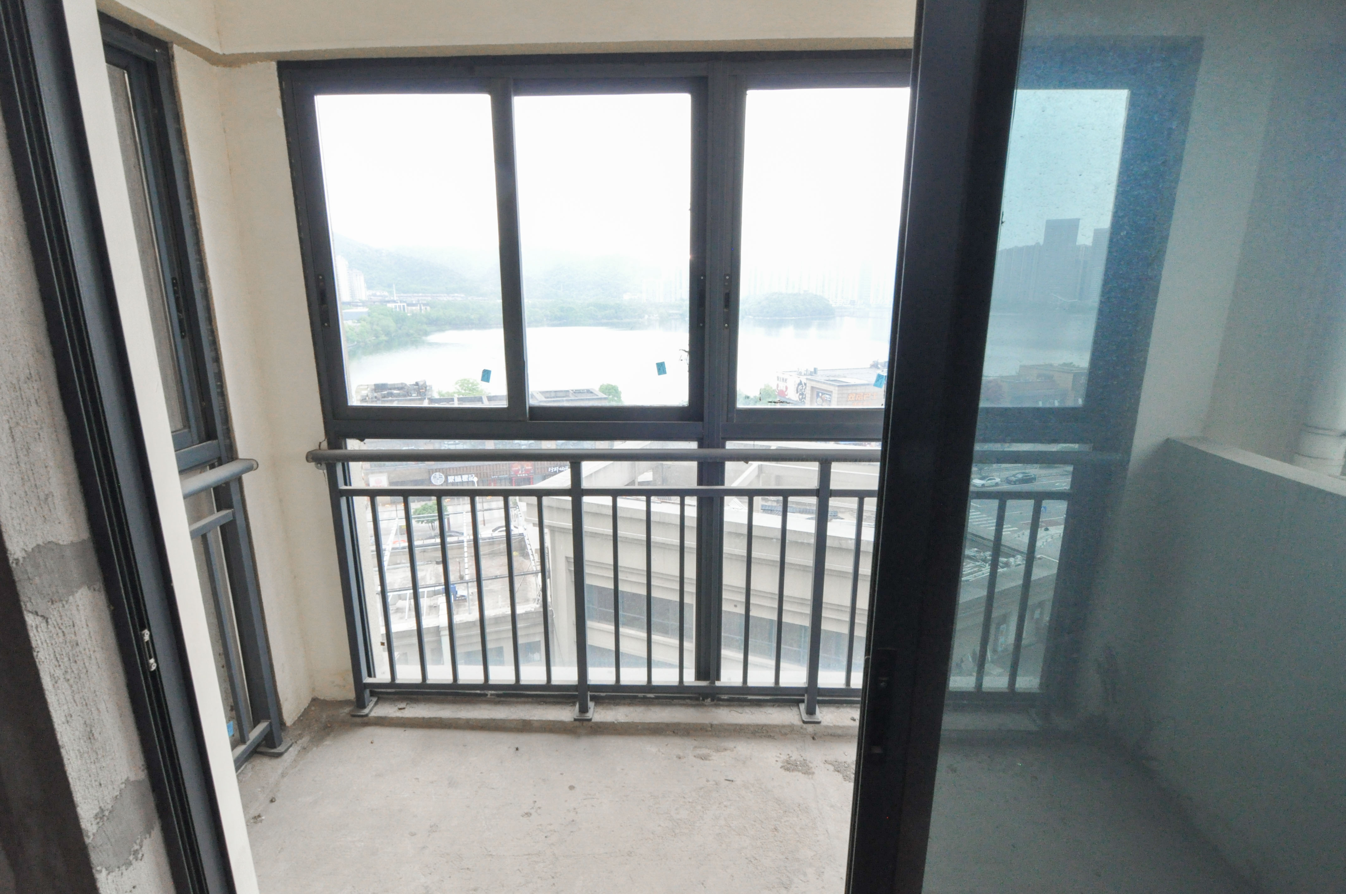 中建梅溪湖中心  4室2厅3卫   326.80万其他