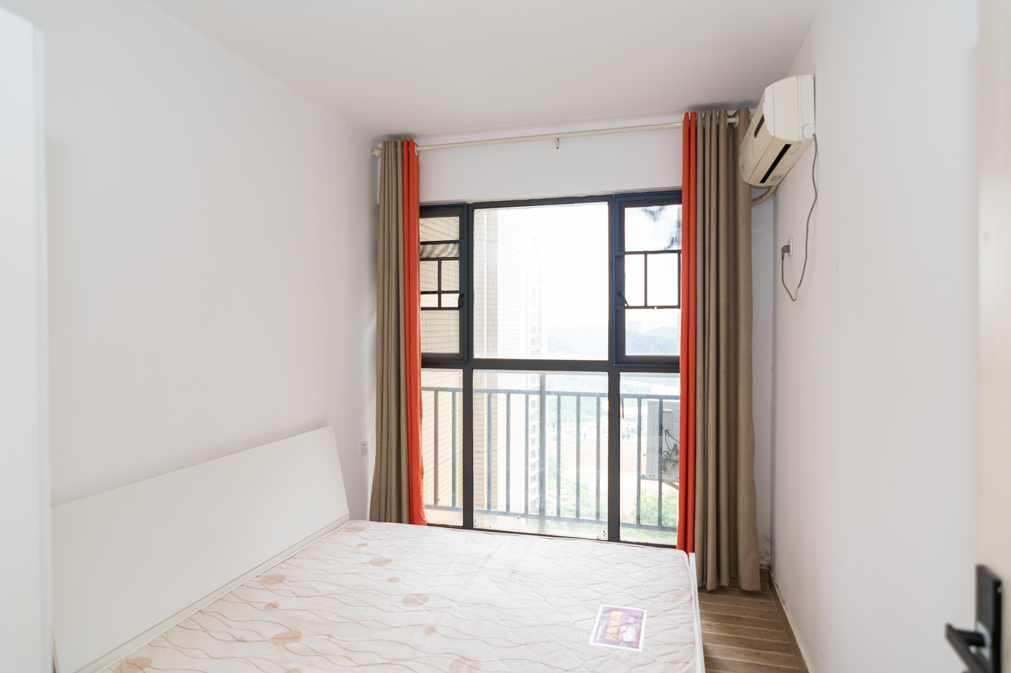 湖南报业文化城(米地亚家园) 3室2厅2卫 78.0万 湖南报业文化城(米地亚家园) 3室2厅2卫 78.0万卧室