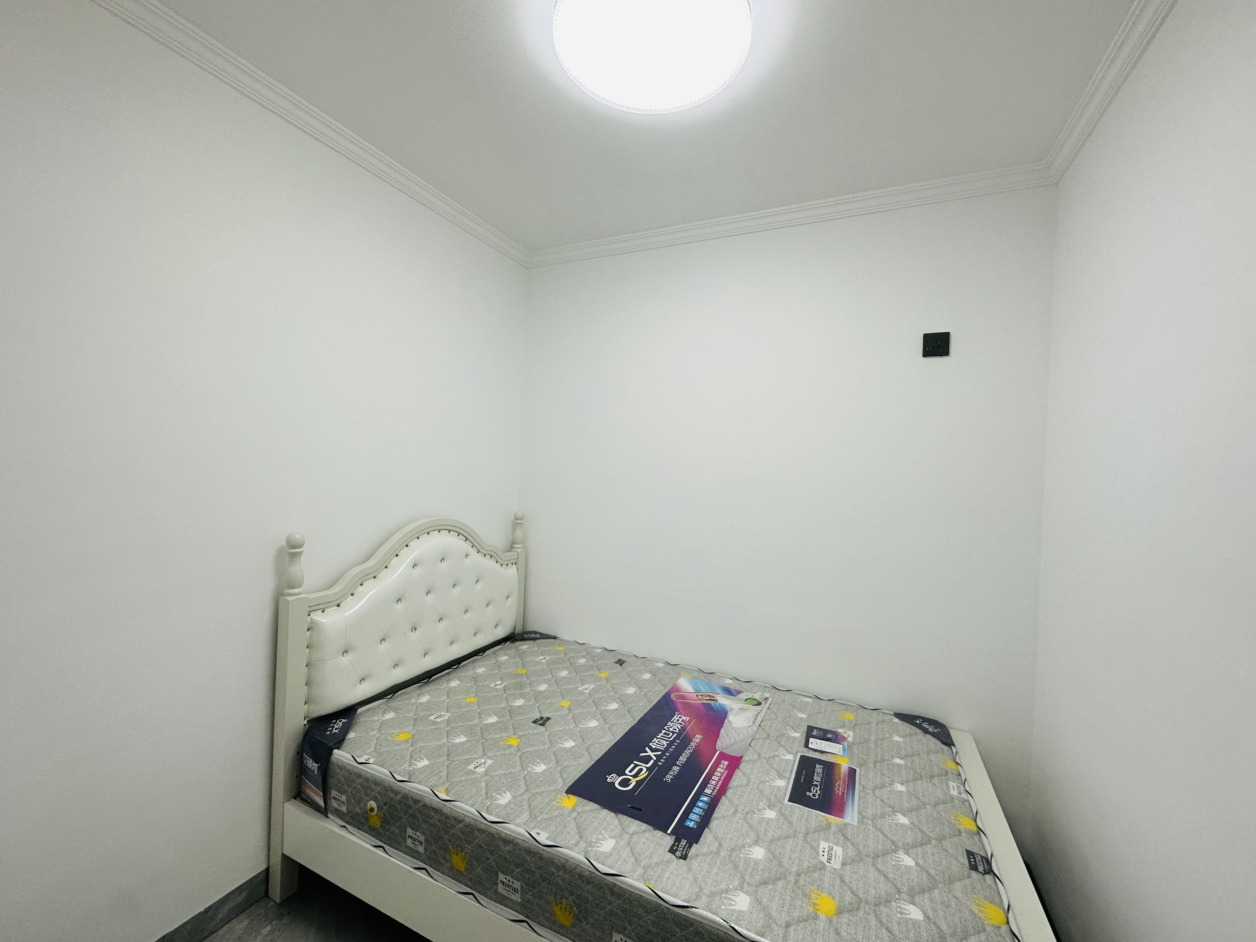 蓝海佳园  3室2厅1卫    114.0万 蓝海佳园  3室2厅1卫    114.0万卧室