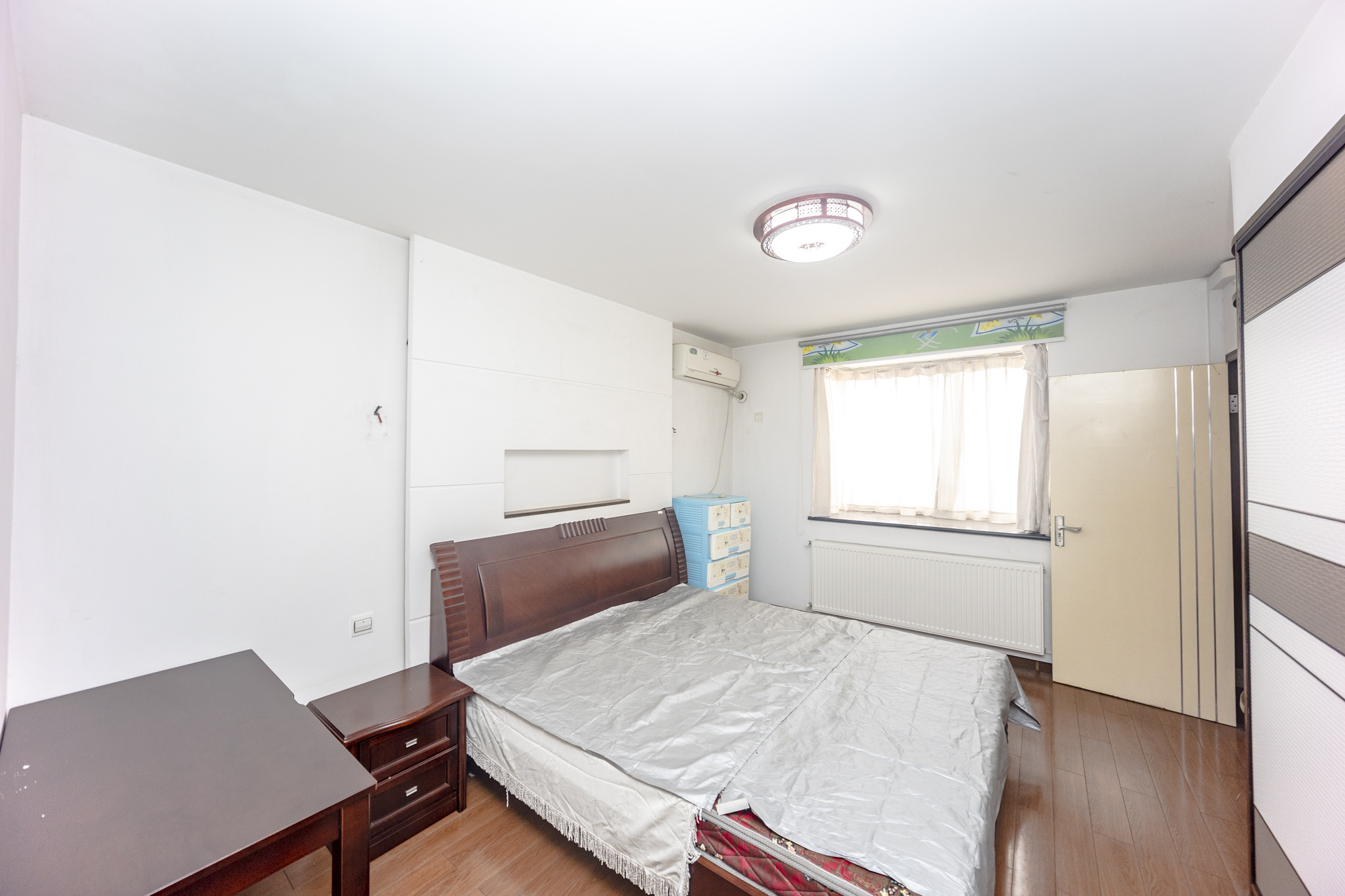 裕南大厦  3室2厅1卫   138.00万卧室