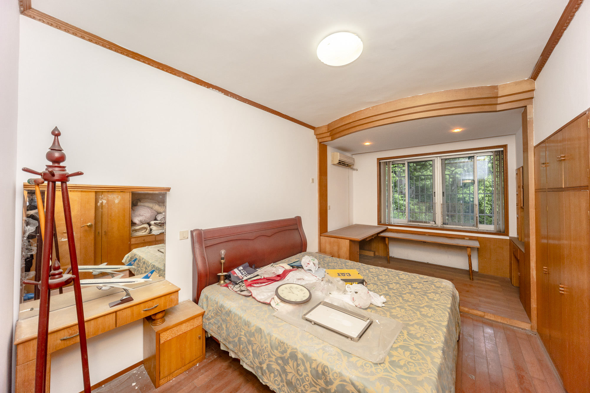 荷花村  3室2厅1卫   151.00万卧室