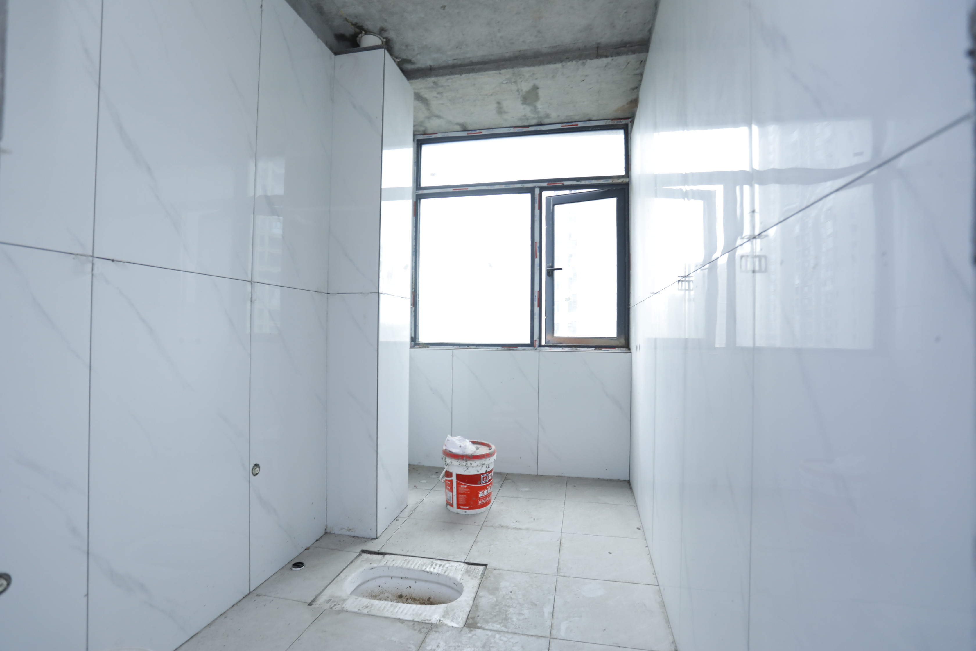 建宸贰号公馆  5室2厅2卫   103.00万室内图