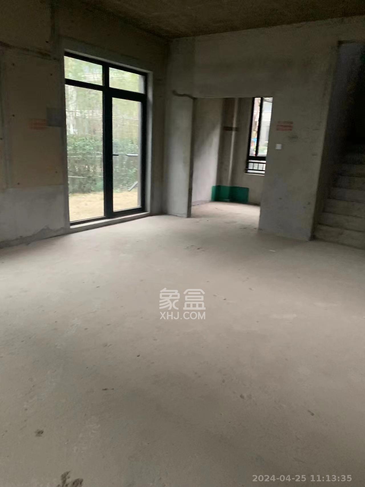 东原麓印长江C区  6室2厅3卫   6000.00元/月室内图