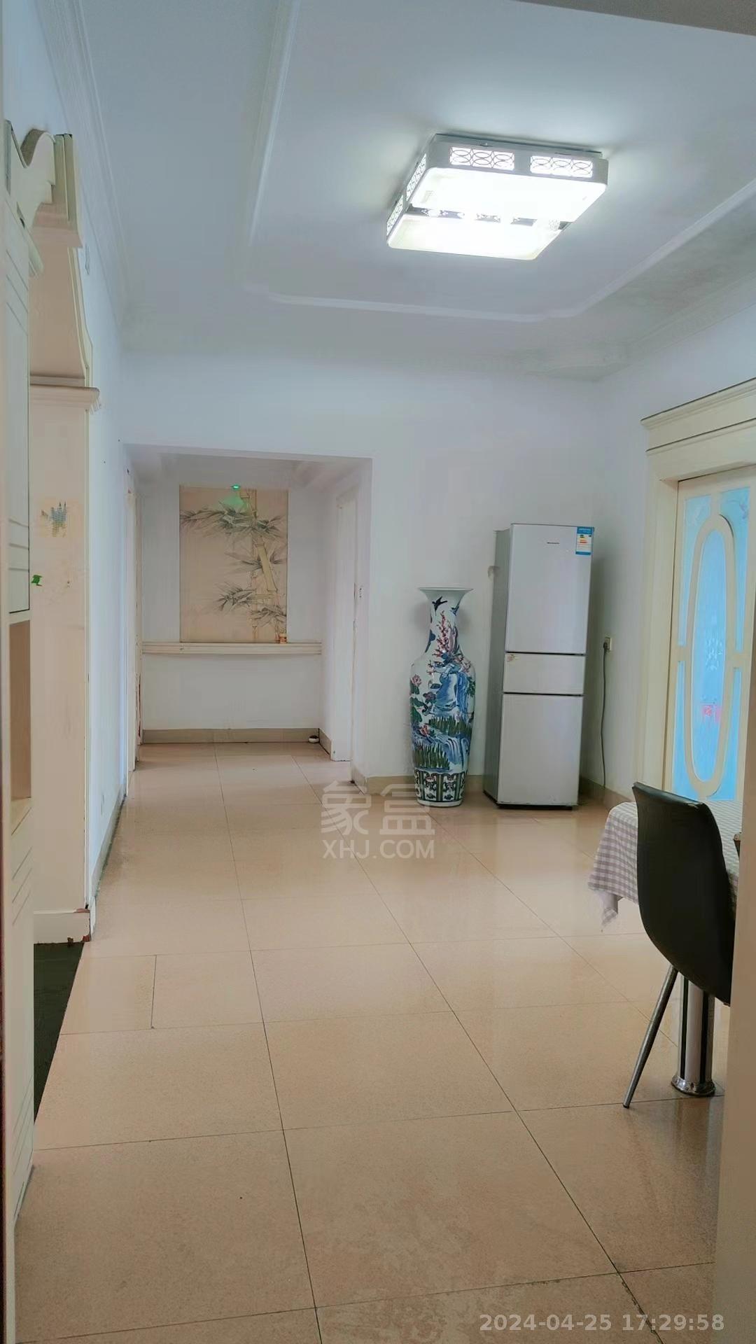 滨江一村  3室2厅2卫   1800.00元/月室内图1