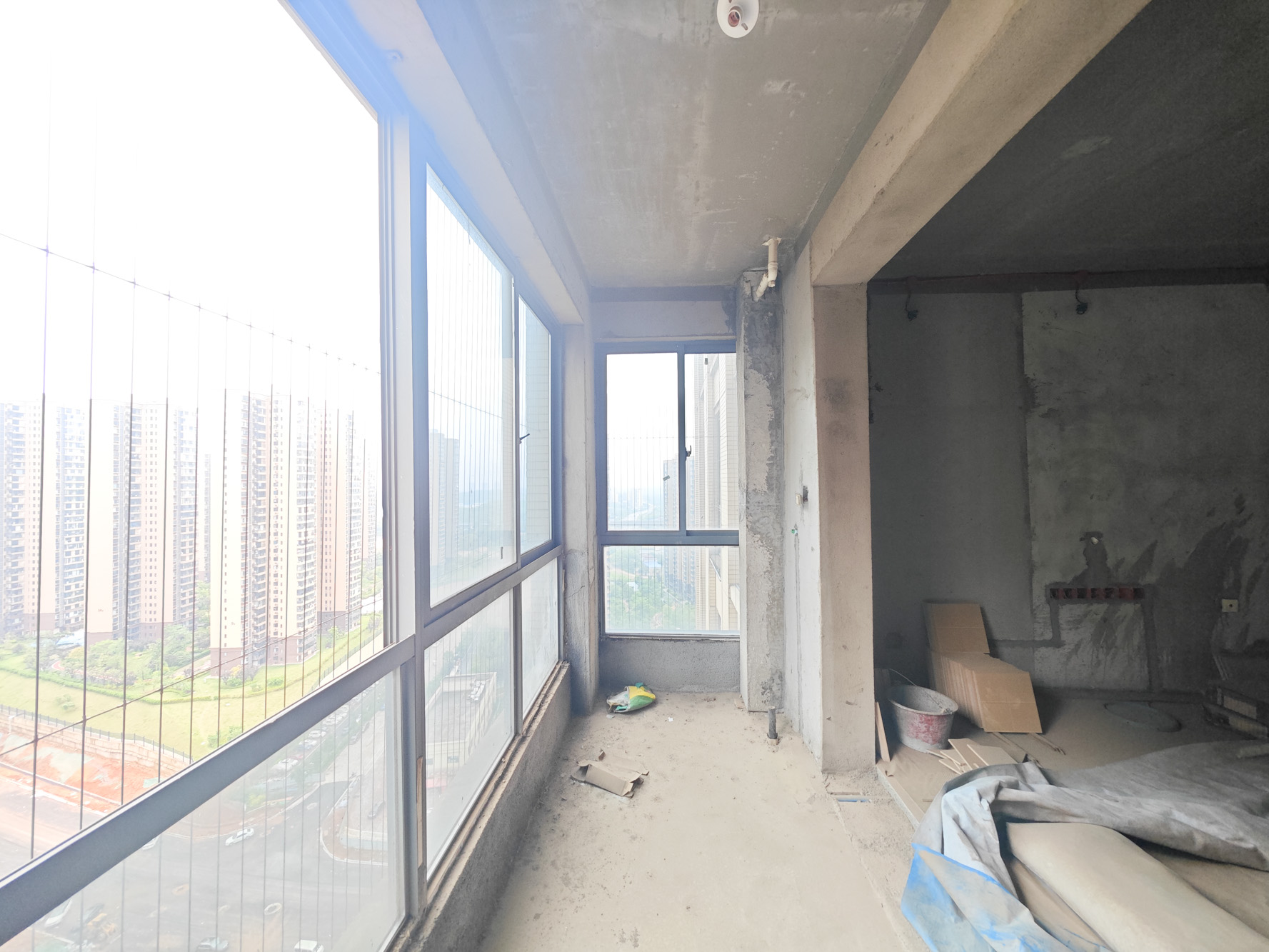 碧桂园南城首府（东宸林海）  4室2厅2卫   117.00万阳台
