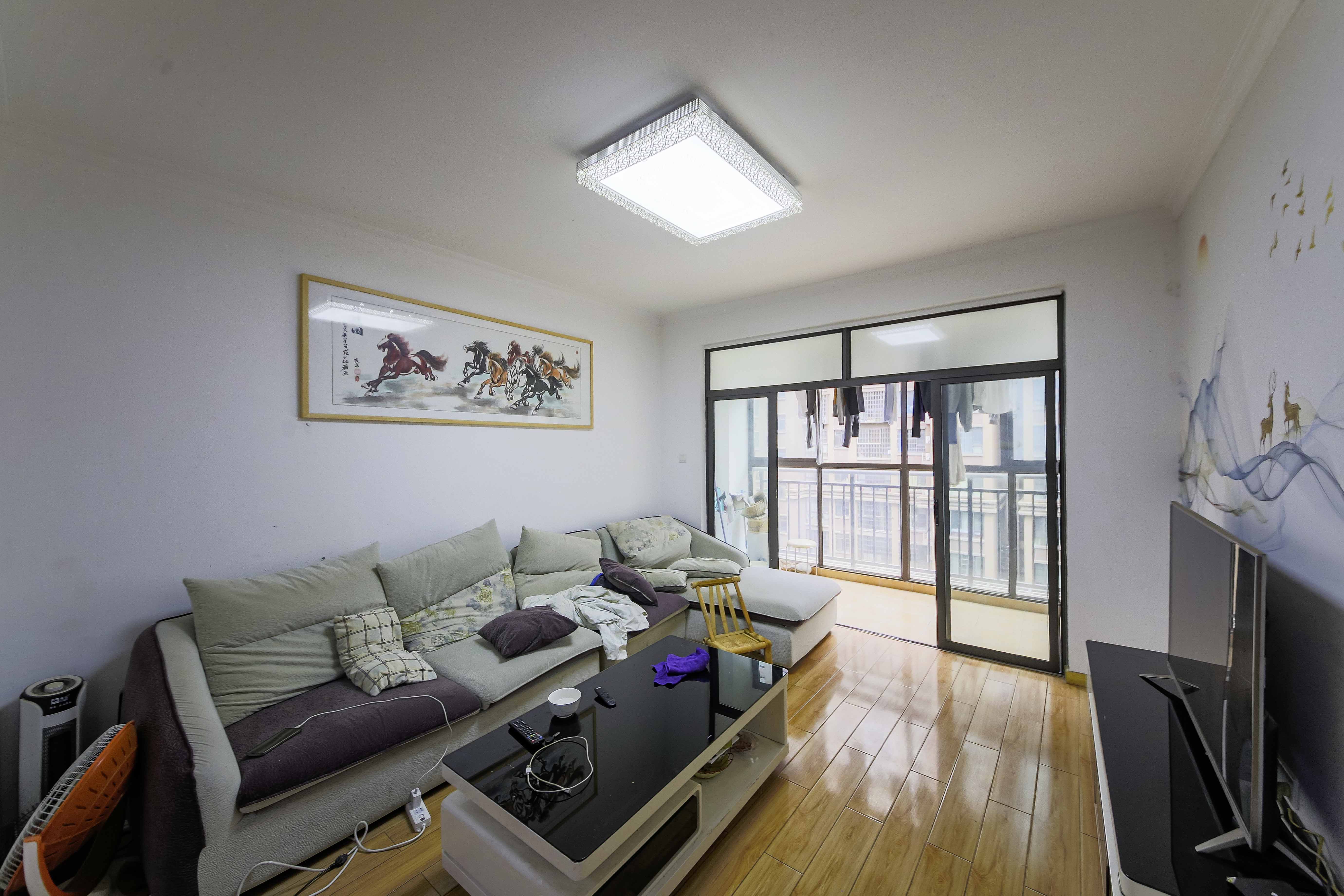 长城水郡 2室2厅1卫 60.99万 长城水郡 2室2厅1卫 60.99万客厅