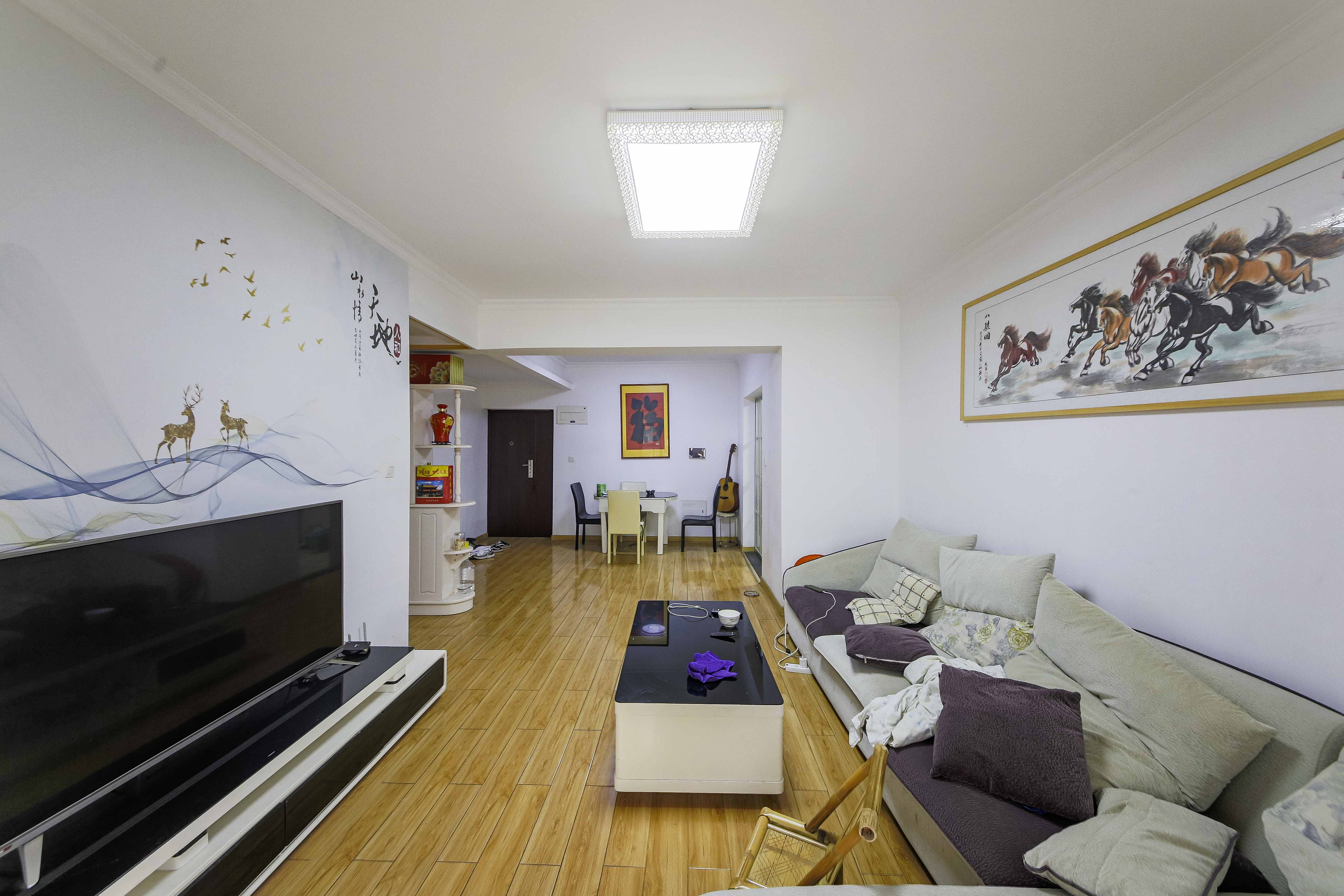 长城水郡 2室2厅1卫 60.99万 长城水郡 2室2厅1卫 60.99万客厅