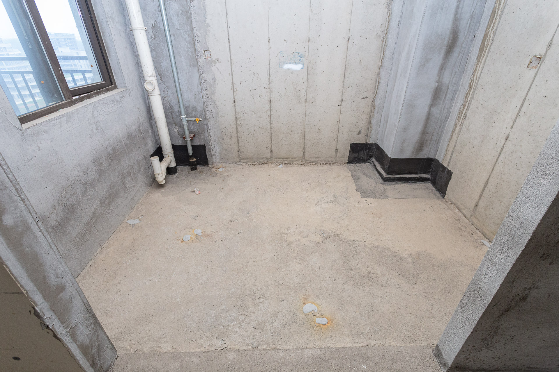 润和湘江天地E区  4室2厅3卫    265.0万 润和湘江天地E区  4室2厅3卫    265.0万厨房