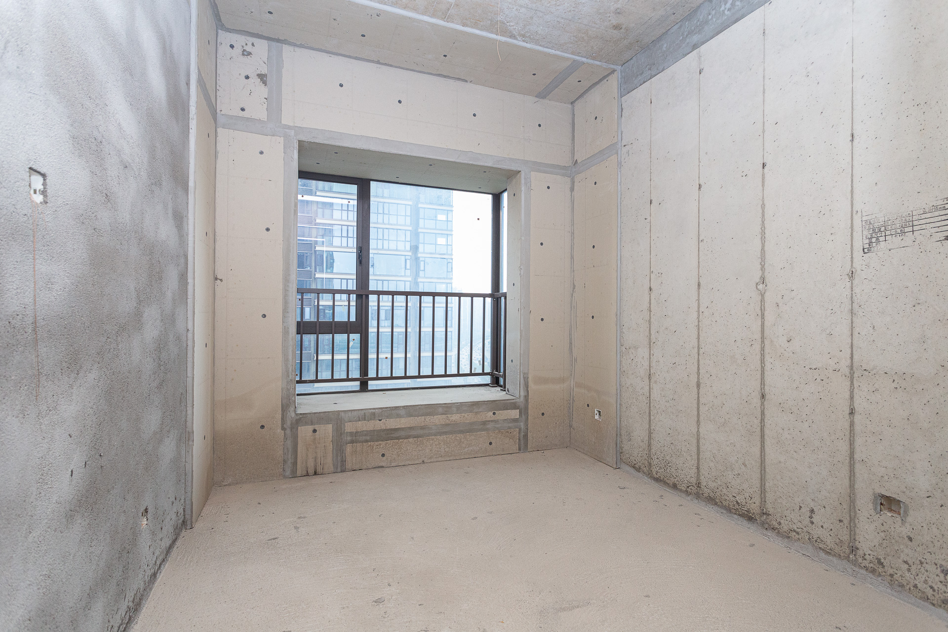 润和湘江天地E区  4室2厅3卫    265.0万 润和湘江天地E区  4室2厅3卫    265.0万卧室