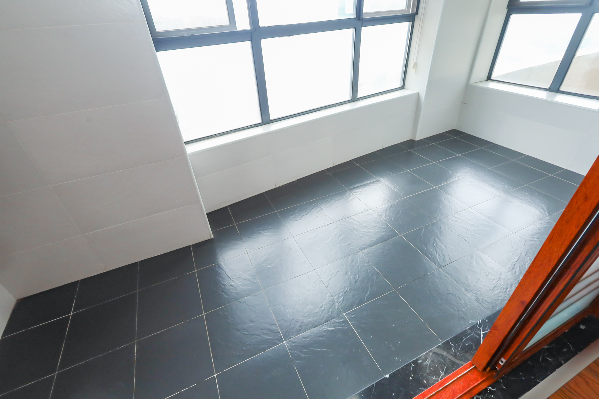 兰亭都荟(璟峰苑) 3室2厅1卫 98.0万 兰亭都荟(璟峰苑) 3室2厅1卫 98.0万阳台