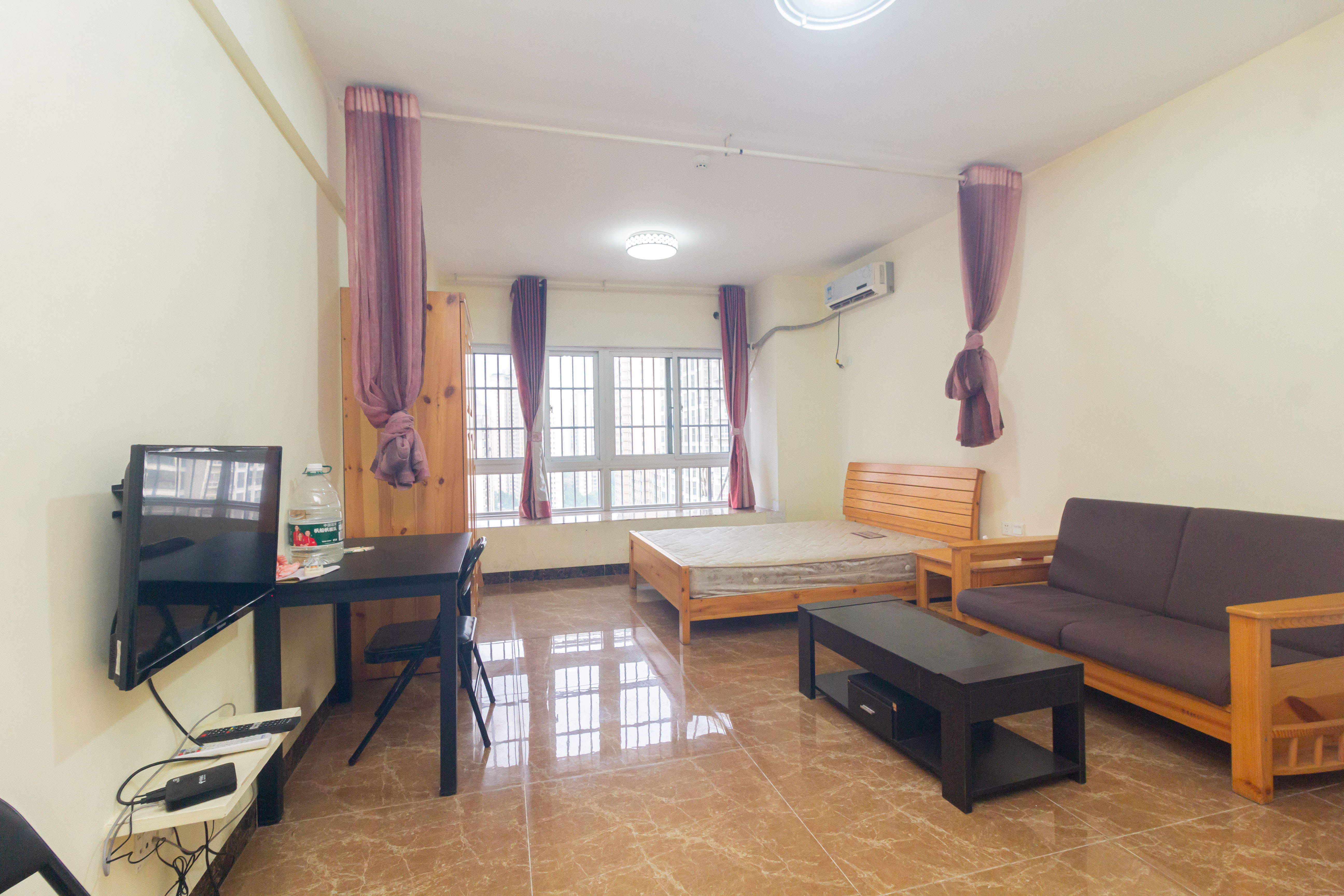 昌和商业中心/昌和国际 1室1厅1卫 24.0万 昌和商业中心/昌和国际 1室1厅1卫 24.0万客厅