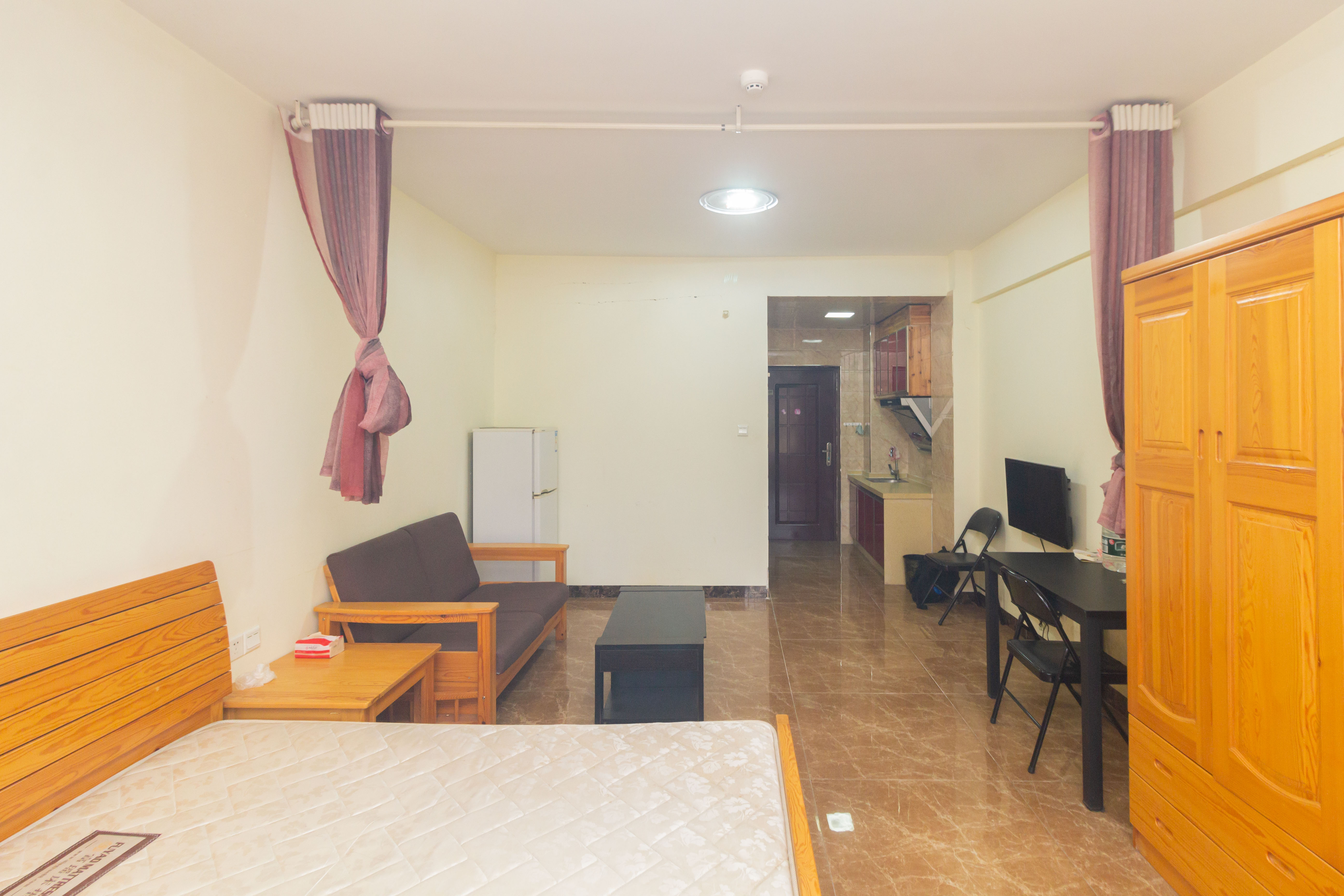 昌和商业中心/昌和国际 1室1厅1卫 24.0万 昌和商业中心/昌和国际 1室1厅1卫 24.0万客厅