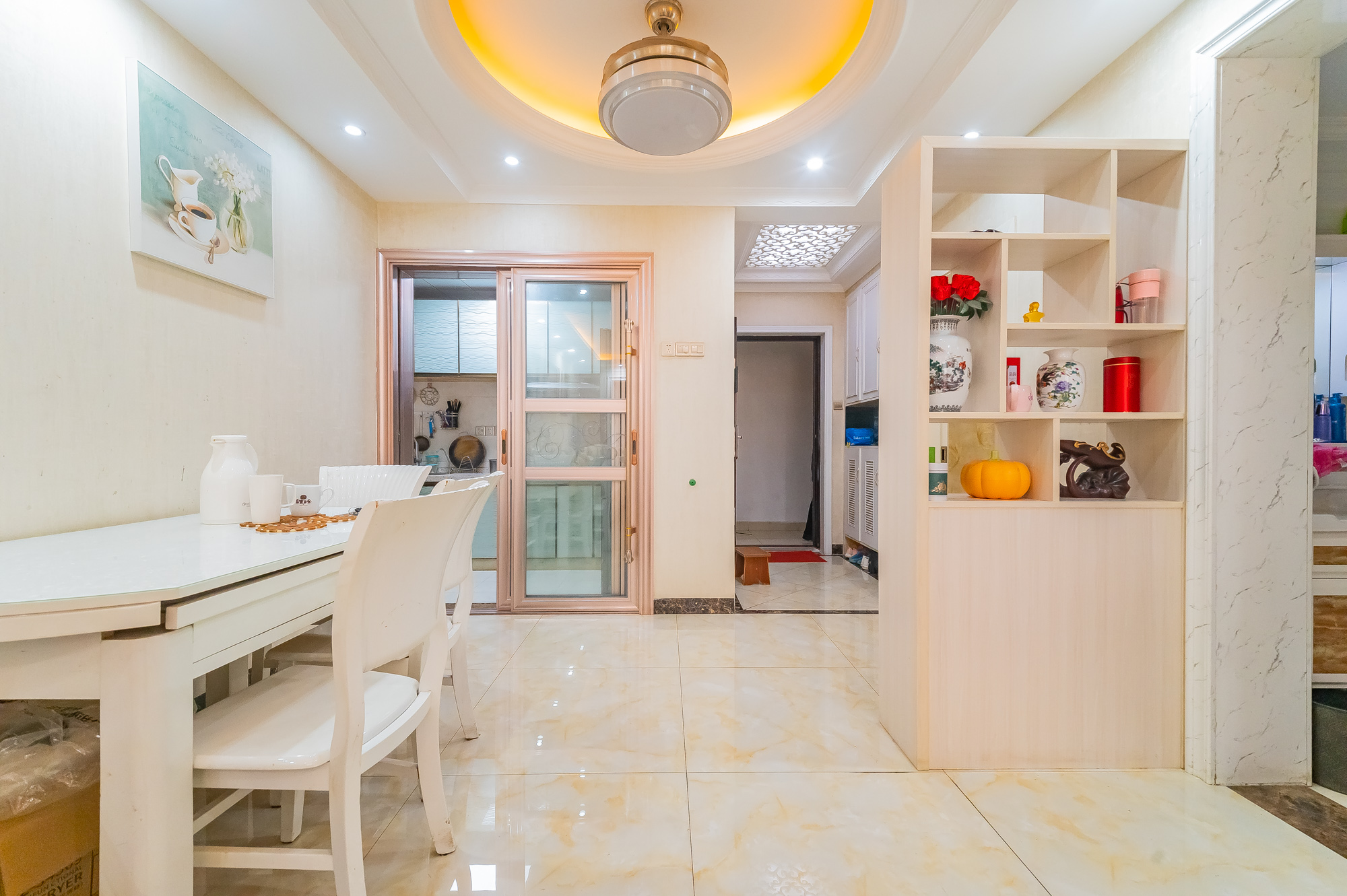 华润五彩城 3室2厅1卫 82.8万 华润五彩城 3室2厅1卫 82.8万客厅