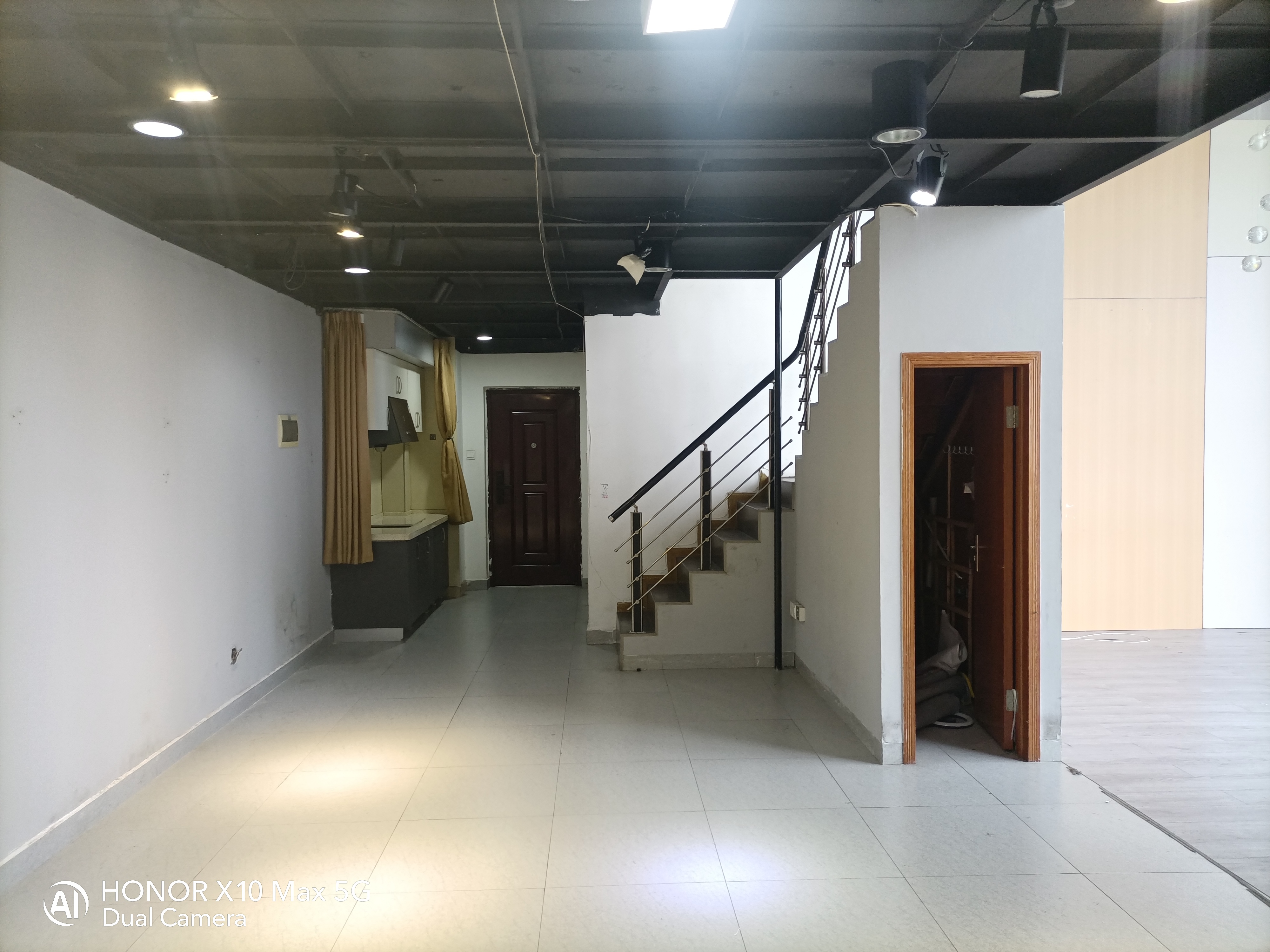 金轮时代广场 2室2厅1卫 68.0万 金轮时代广场 2室2厅1卫 68.0万室内图