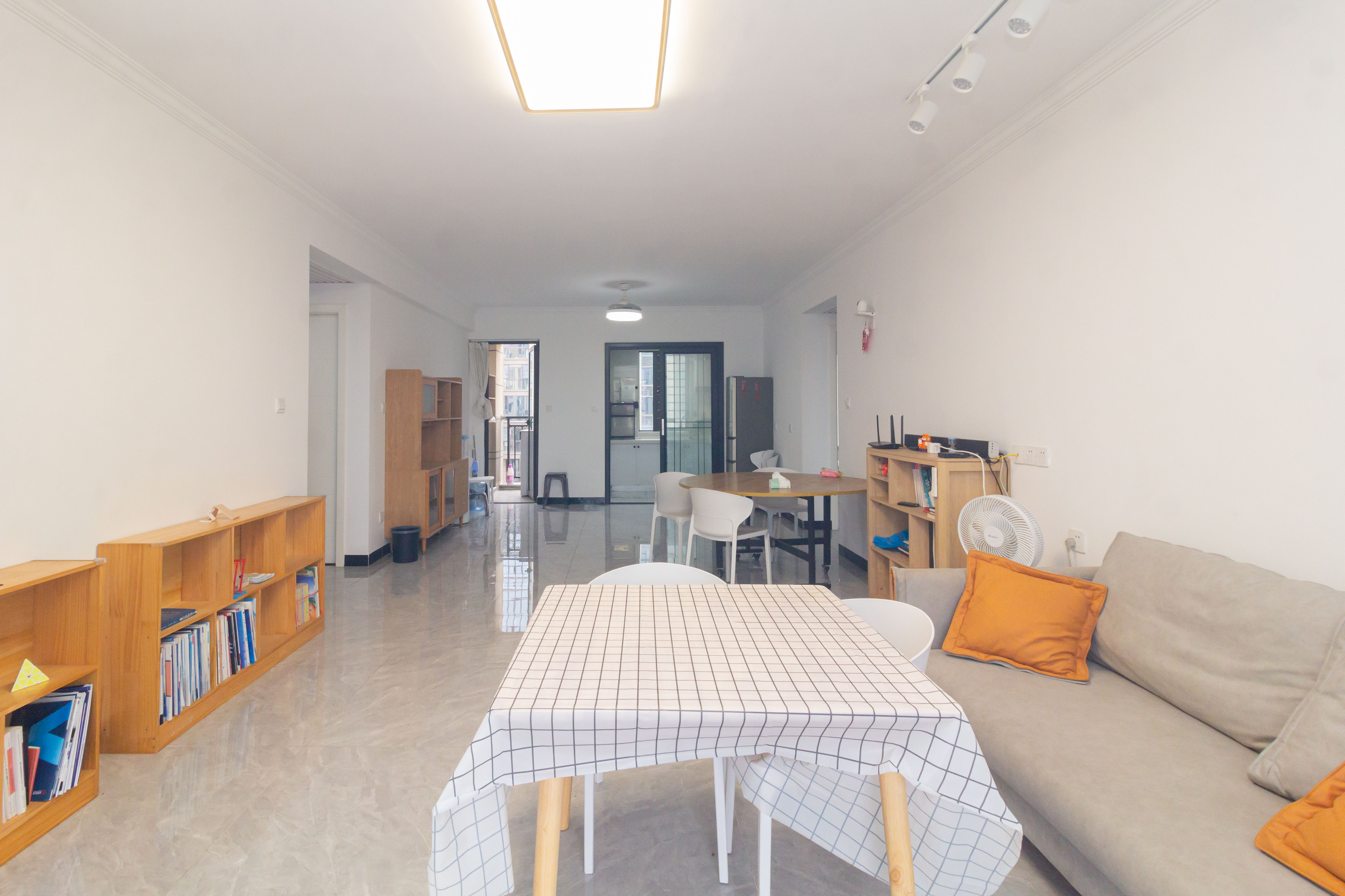 映悦星府  3室2厅2卫    85.8万 映悦星府  3室2厅2卫    85.8万客厅