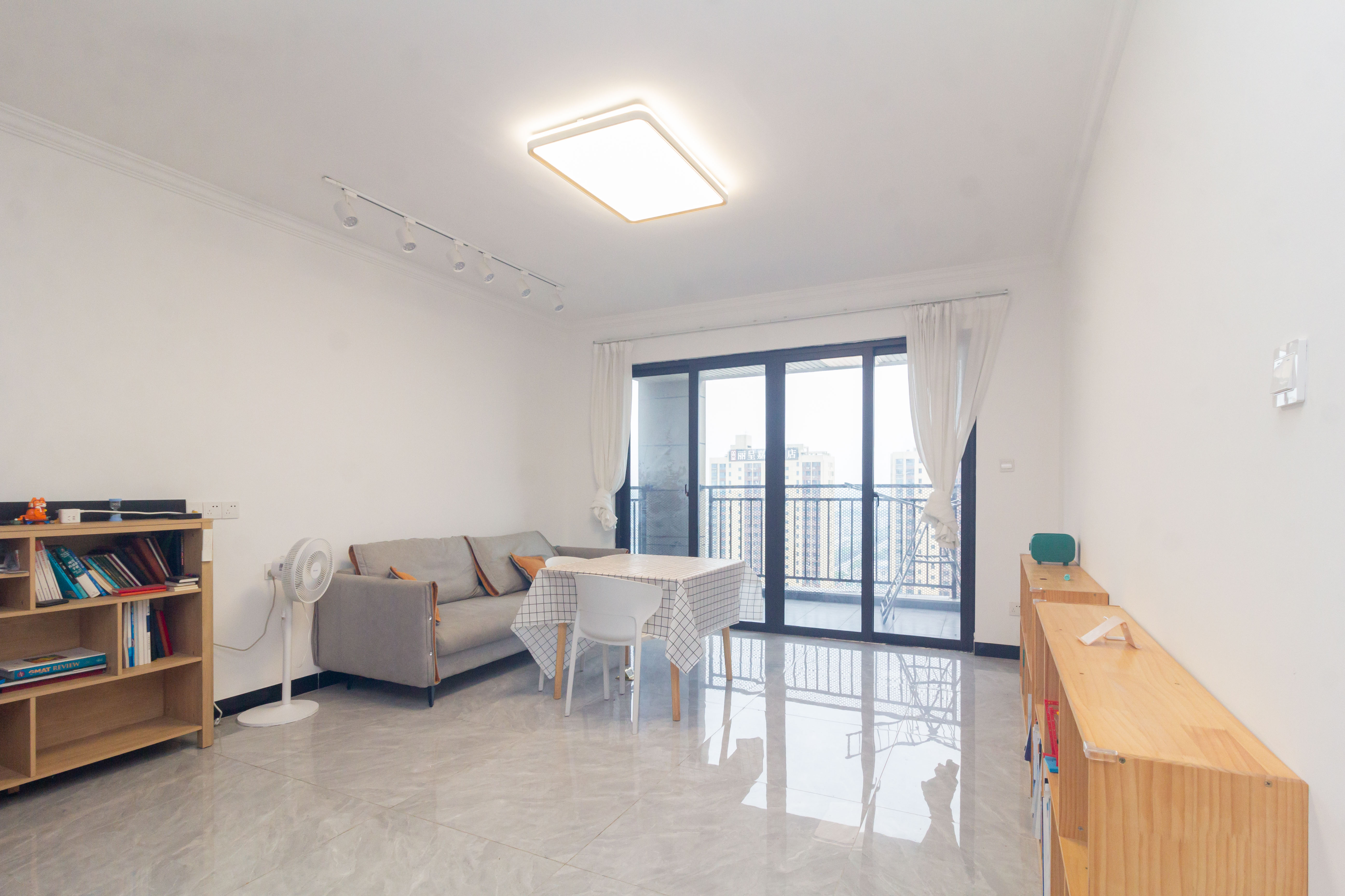 映悦星府  3室2厅2卫    85.8万 映悦星府  3室2厅2卫    85.8万客厅