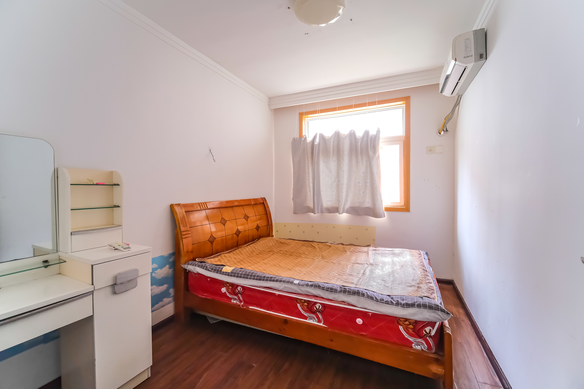 湘瑞家园 3室2厅1卫 48.0万 湘瑞家园 3室2厅1卫 48.0万卧室