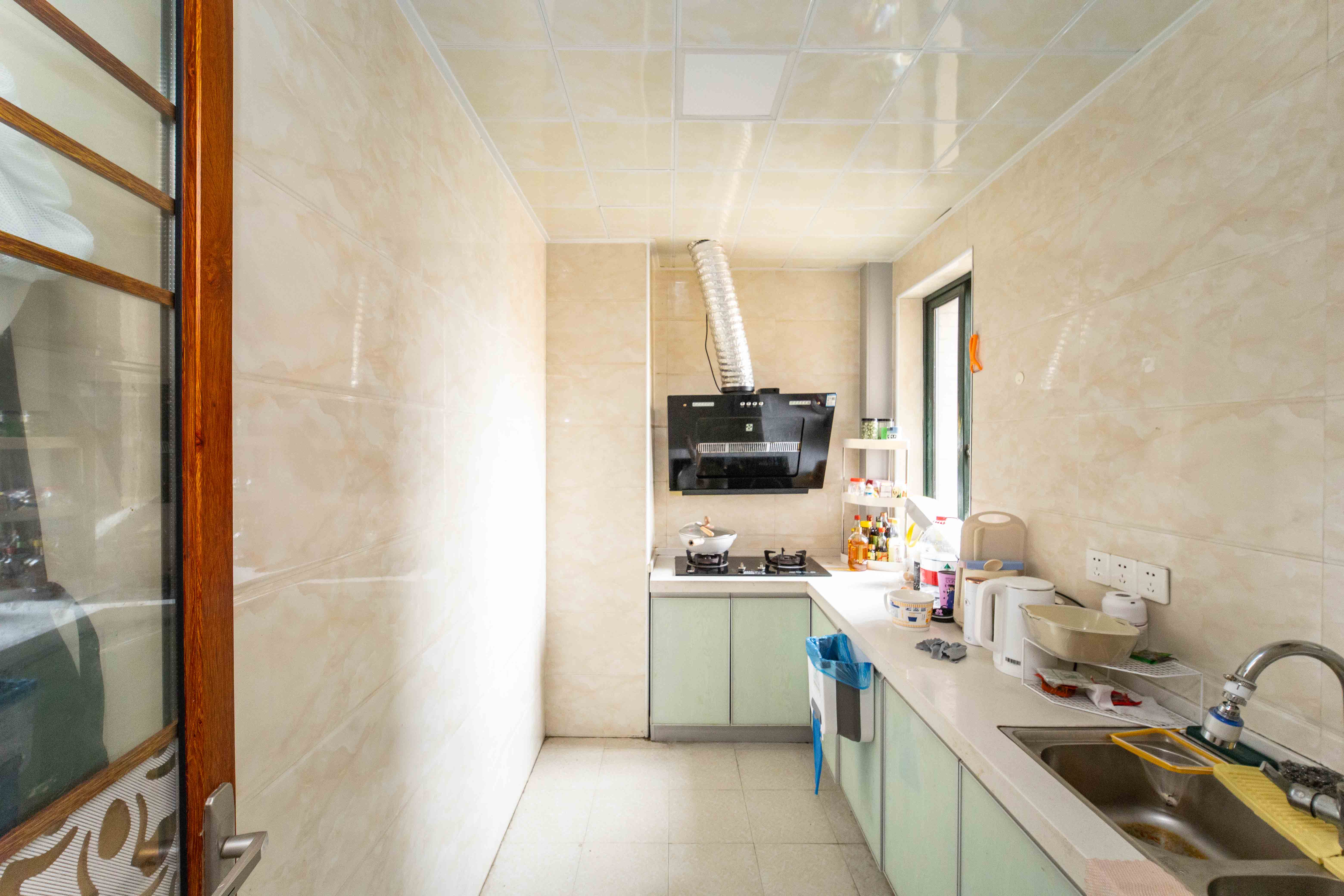 东玺门  2室2厅1卫    98.0万 东玺门  2室2厅1卫    98.0万厨房