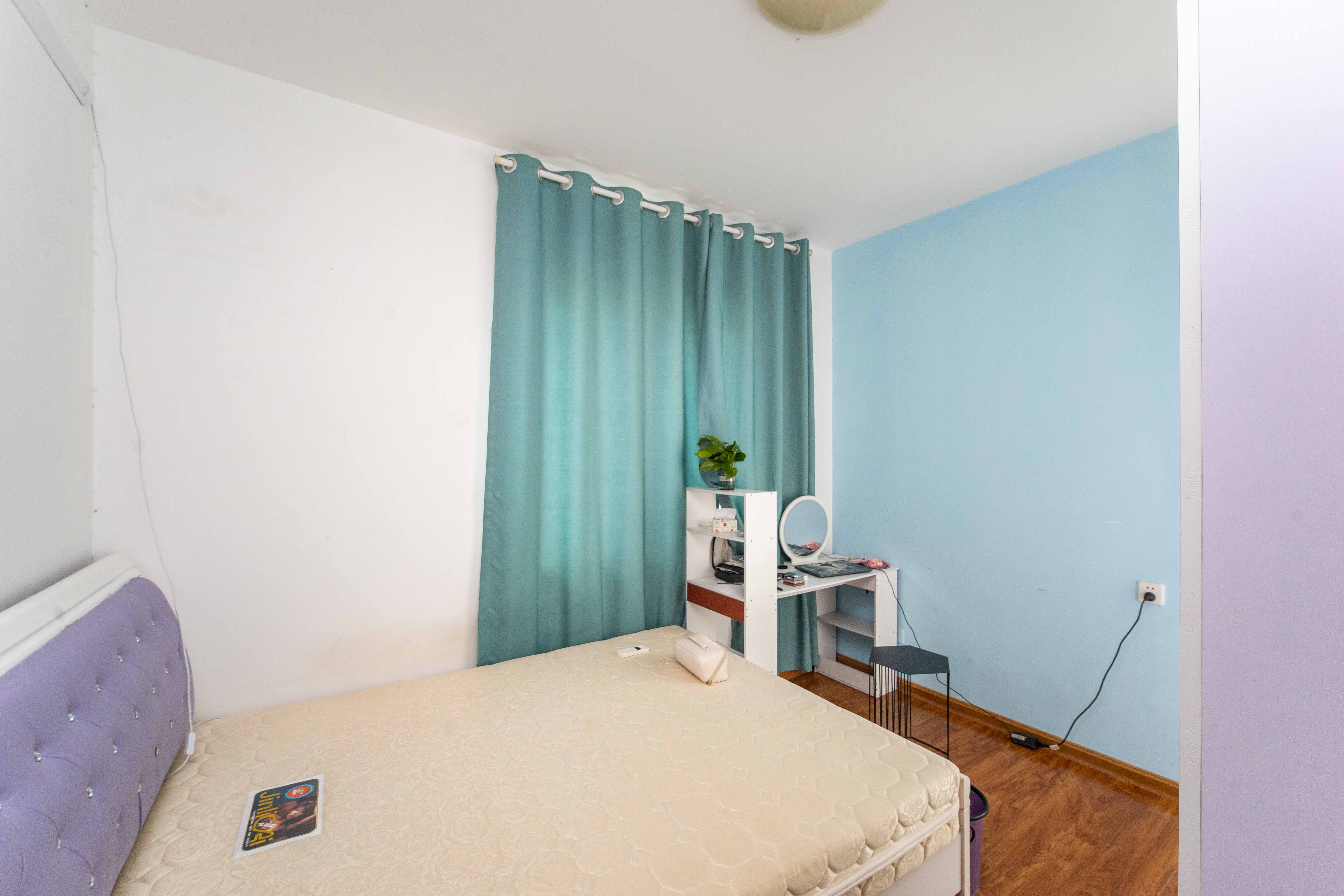 东玺门  2室2厅1卫    98.0万 东玺门  2室2厅1卫    98.0万卧室