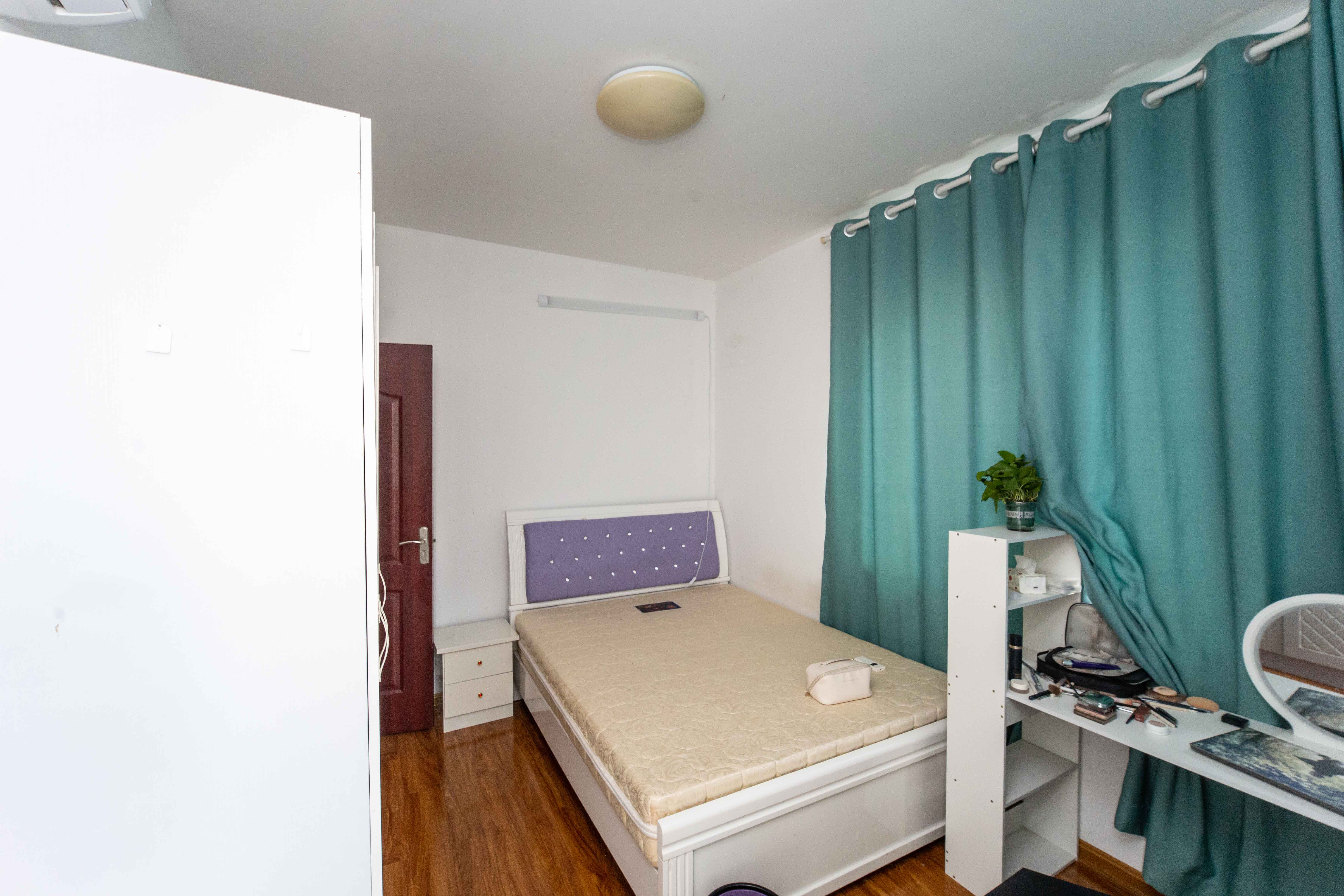 东玺门  2室2厅1卫    98.0万 东玺门  2室2厅1卫    98.0万卧室