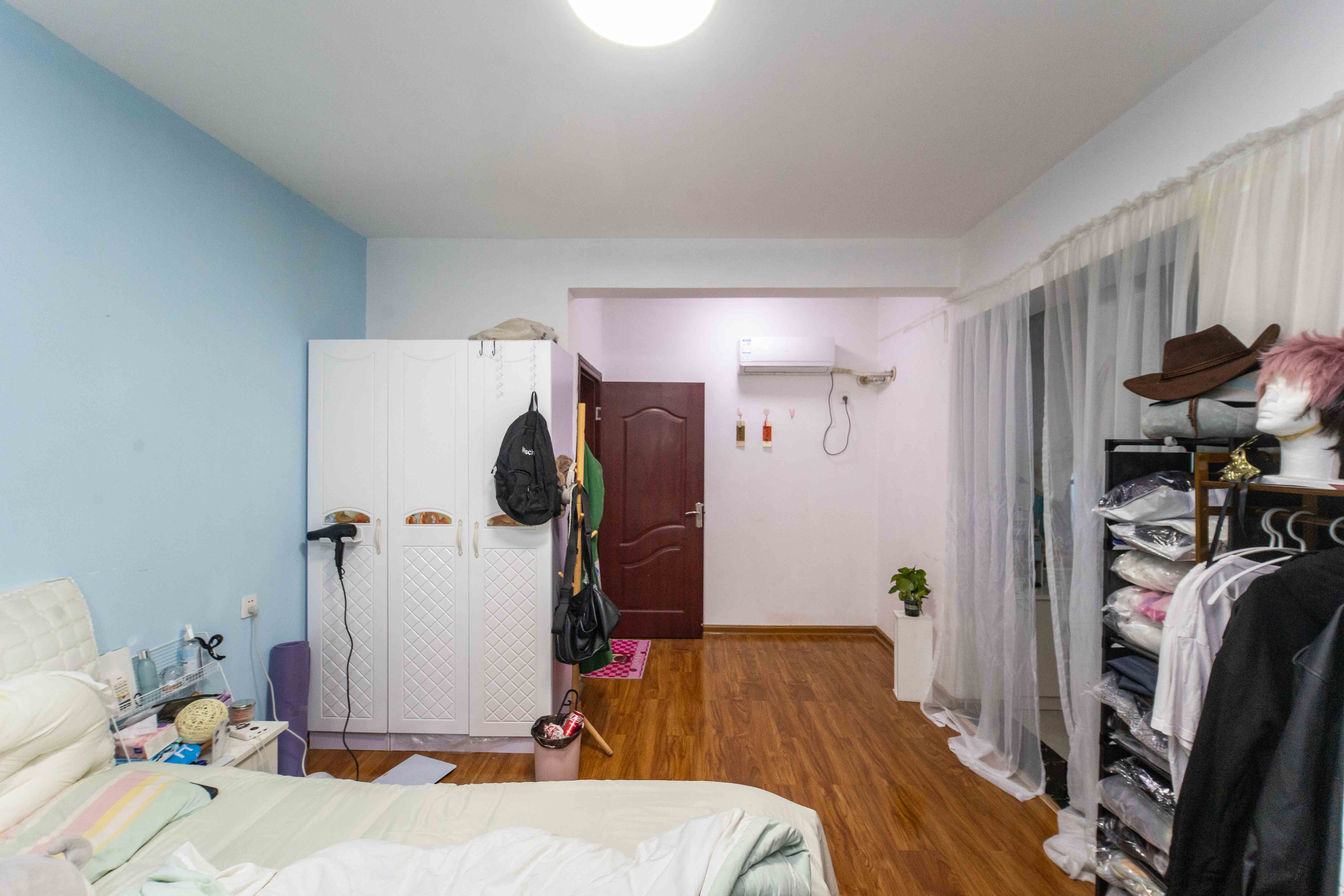 东玺门  2室2厅1卫    98.0万 东玺门  2室2厅1卫    98.0万卧室