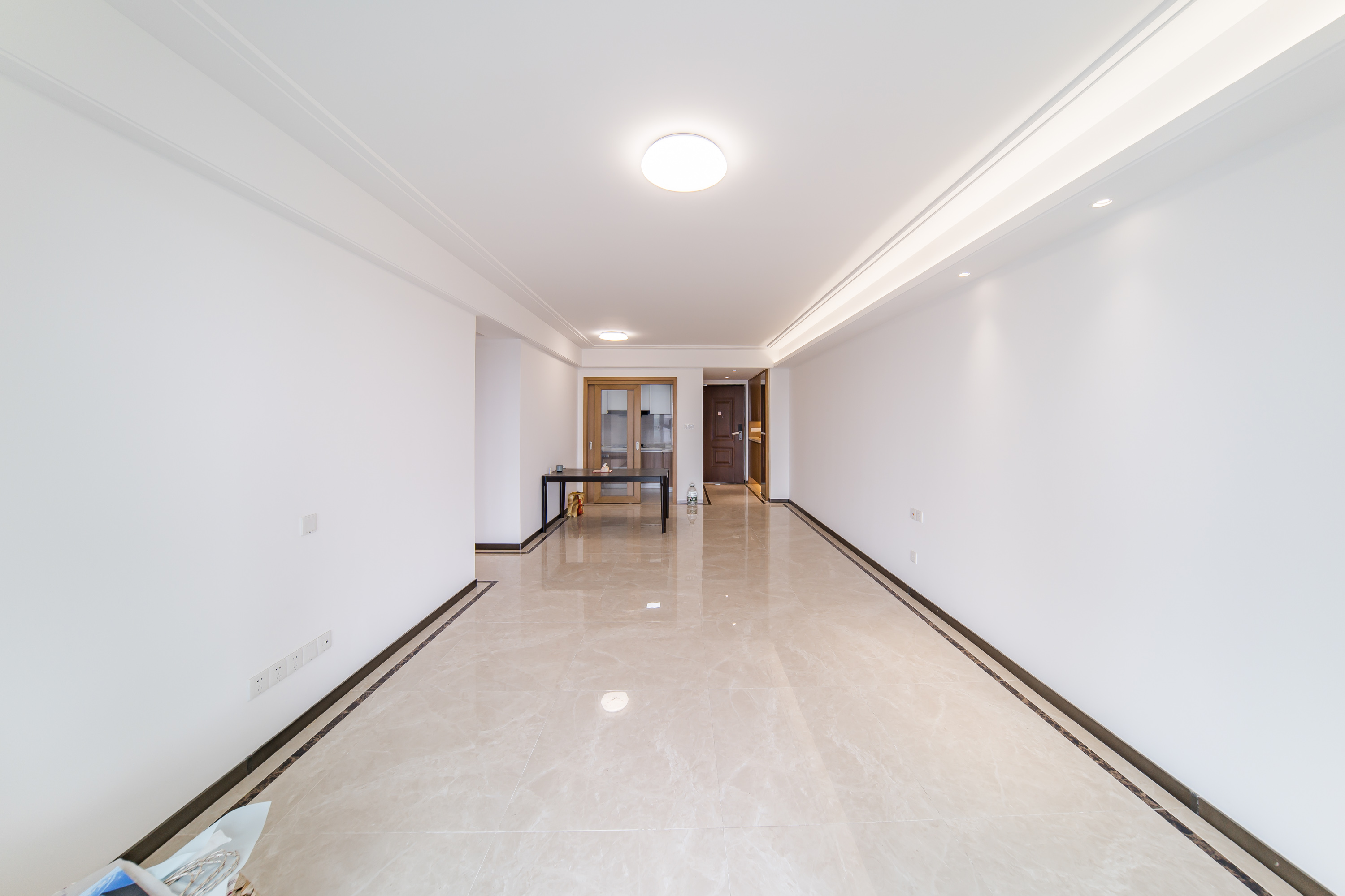 深业鹭栖府 3室2厅2卫 150.0万 深业鹭栖府 3室2厅2卫 150.0万客厅