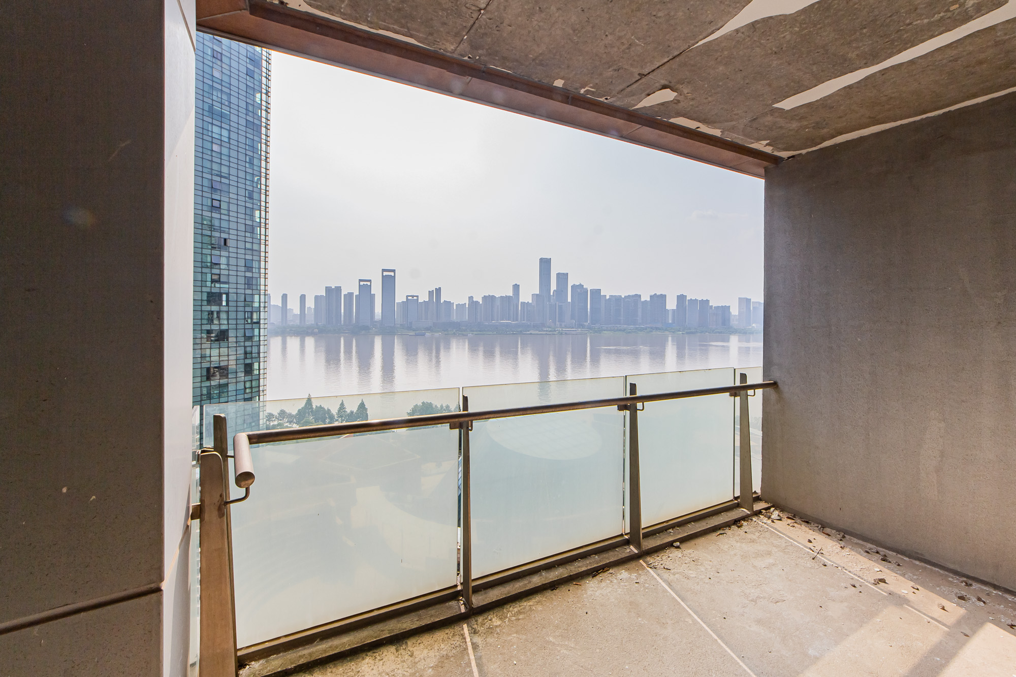 北辰定江洋 3室2厅2卫 270.0万 北辰定江洋 3室2厅2卫 270.0万阳台