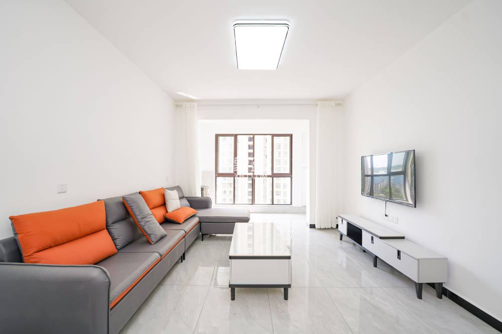 绿地新都会  3室2厅2卫    72.0万