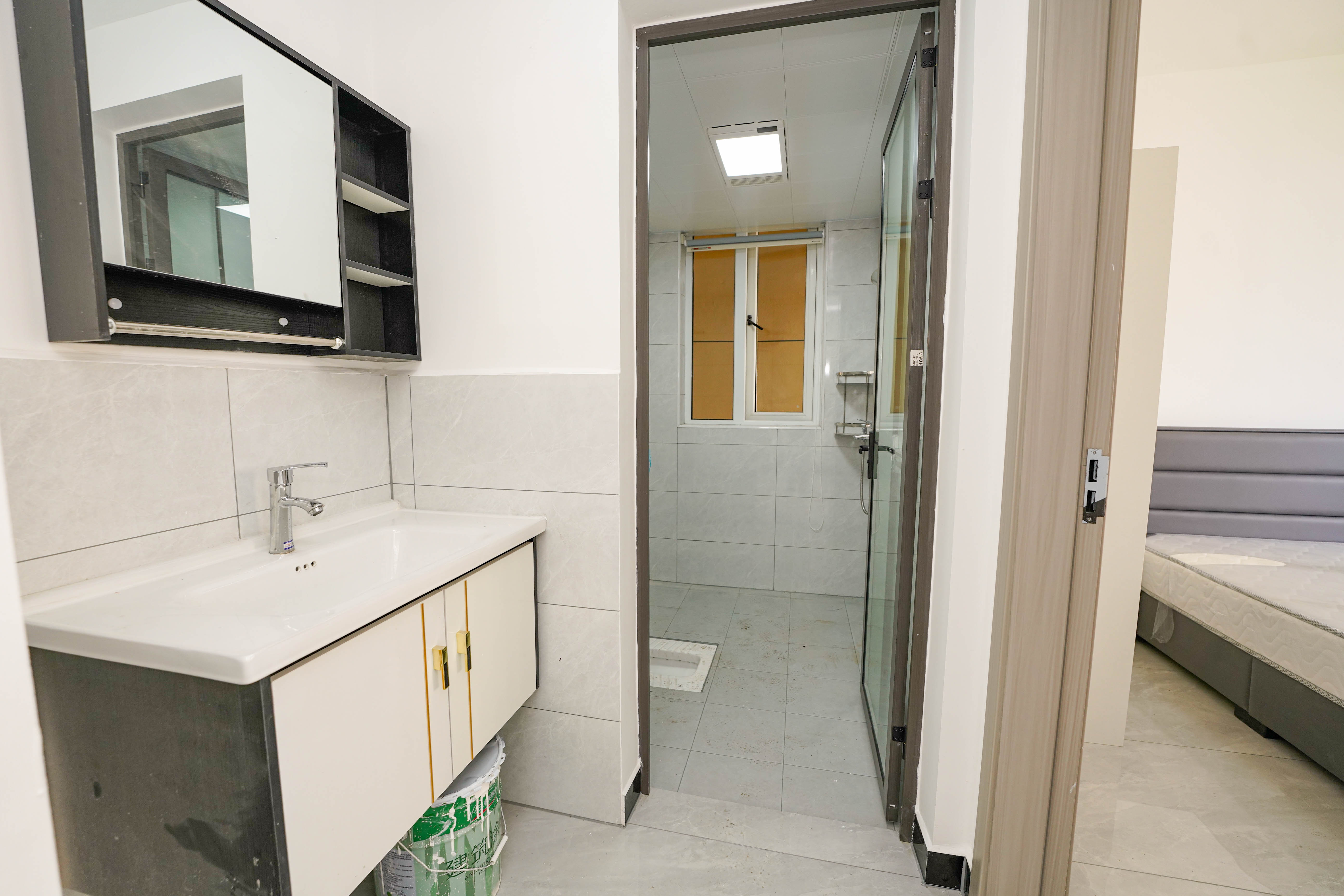 绿地新都会 3室2厅2卫 72.0万 绿地新都会 3室2厅2卫 72.0万卫生间