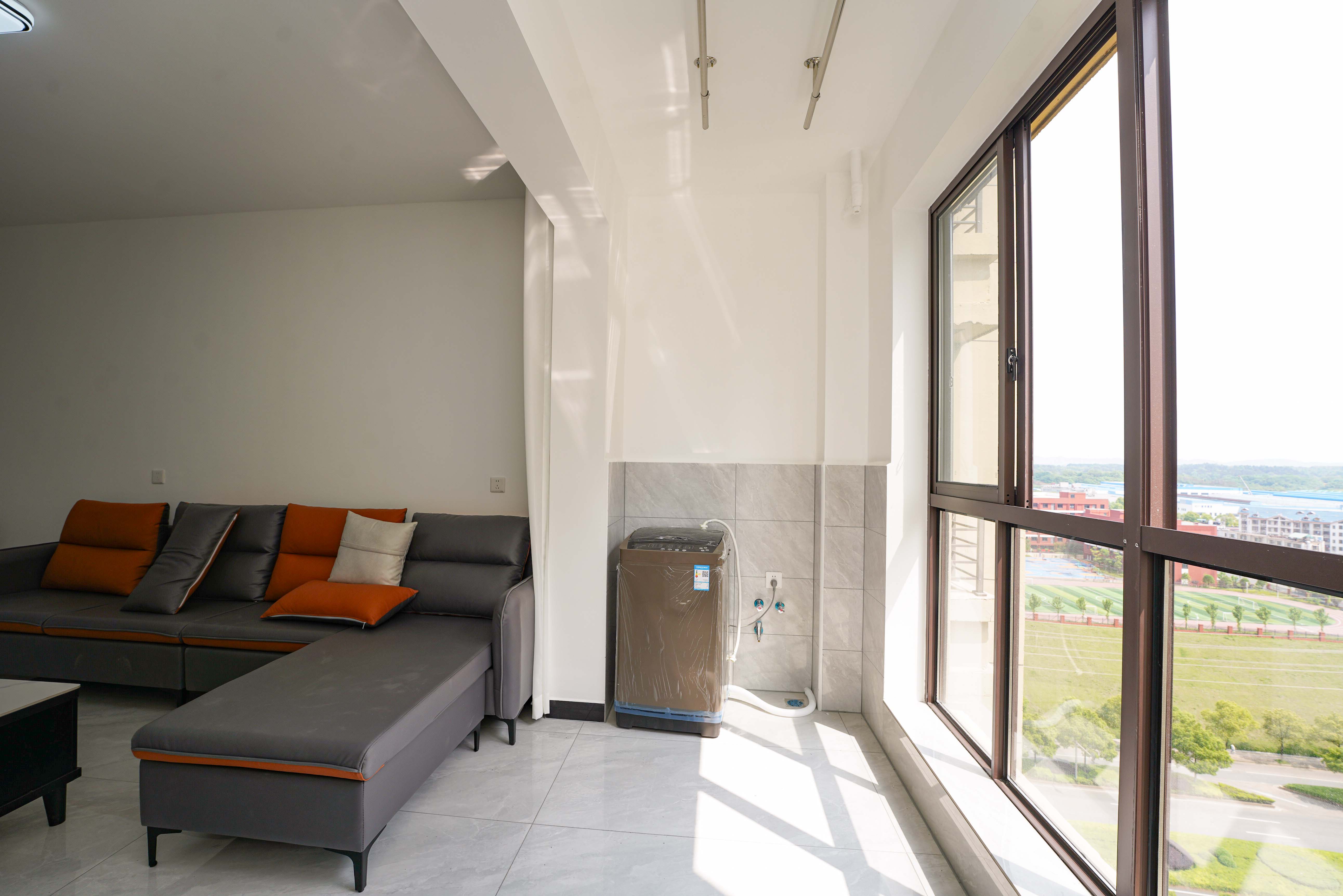 绿地新都会 3室2厅2卫 72.0万 绿地新都会 3室2厅2卫 72.0万其他