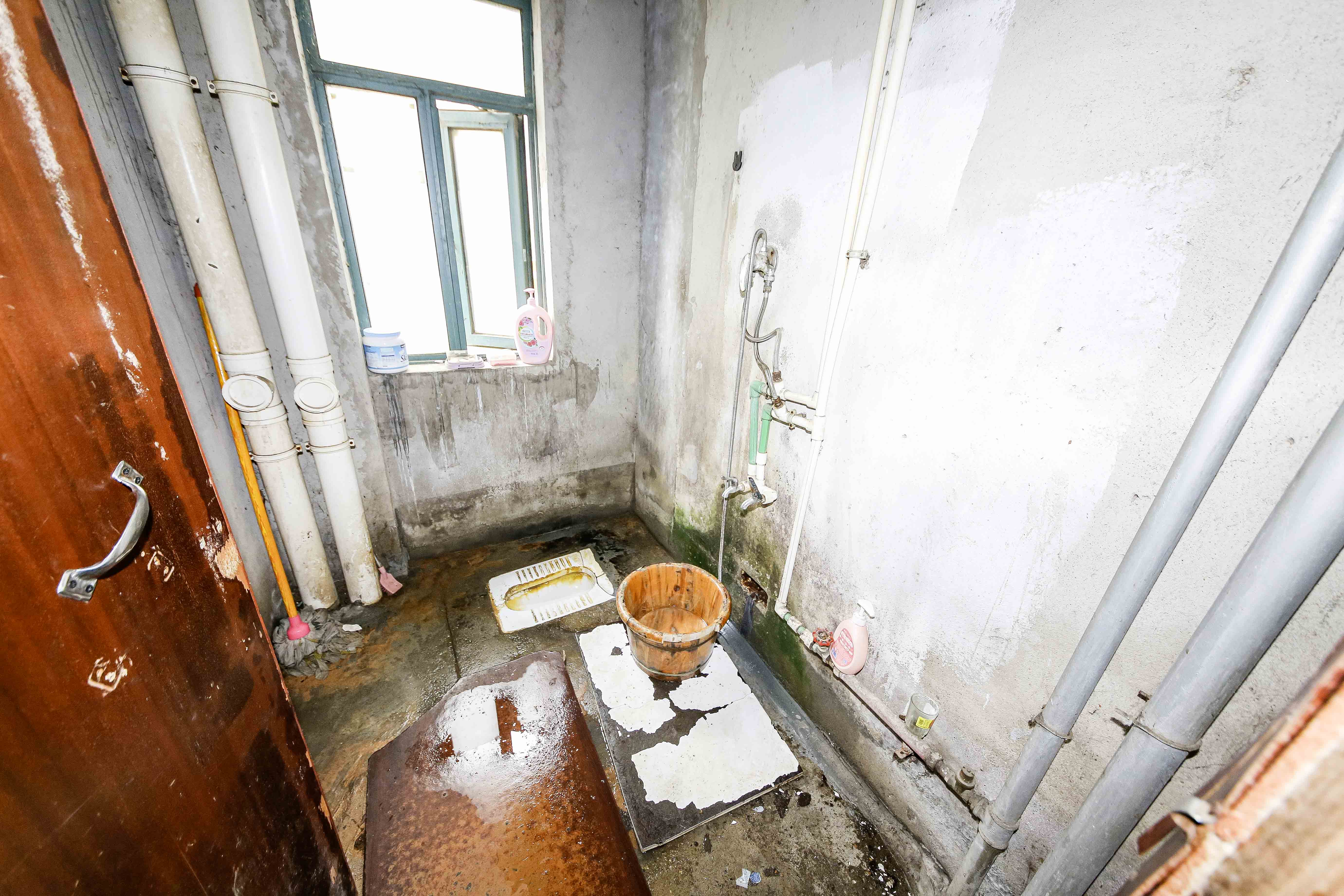 克拉美丽山庄(晟领国际) 4室2厅2卫 120.0万 克拉美丽山庄(晟领国际) 4室2厅2卫 120.0万卫生间