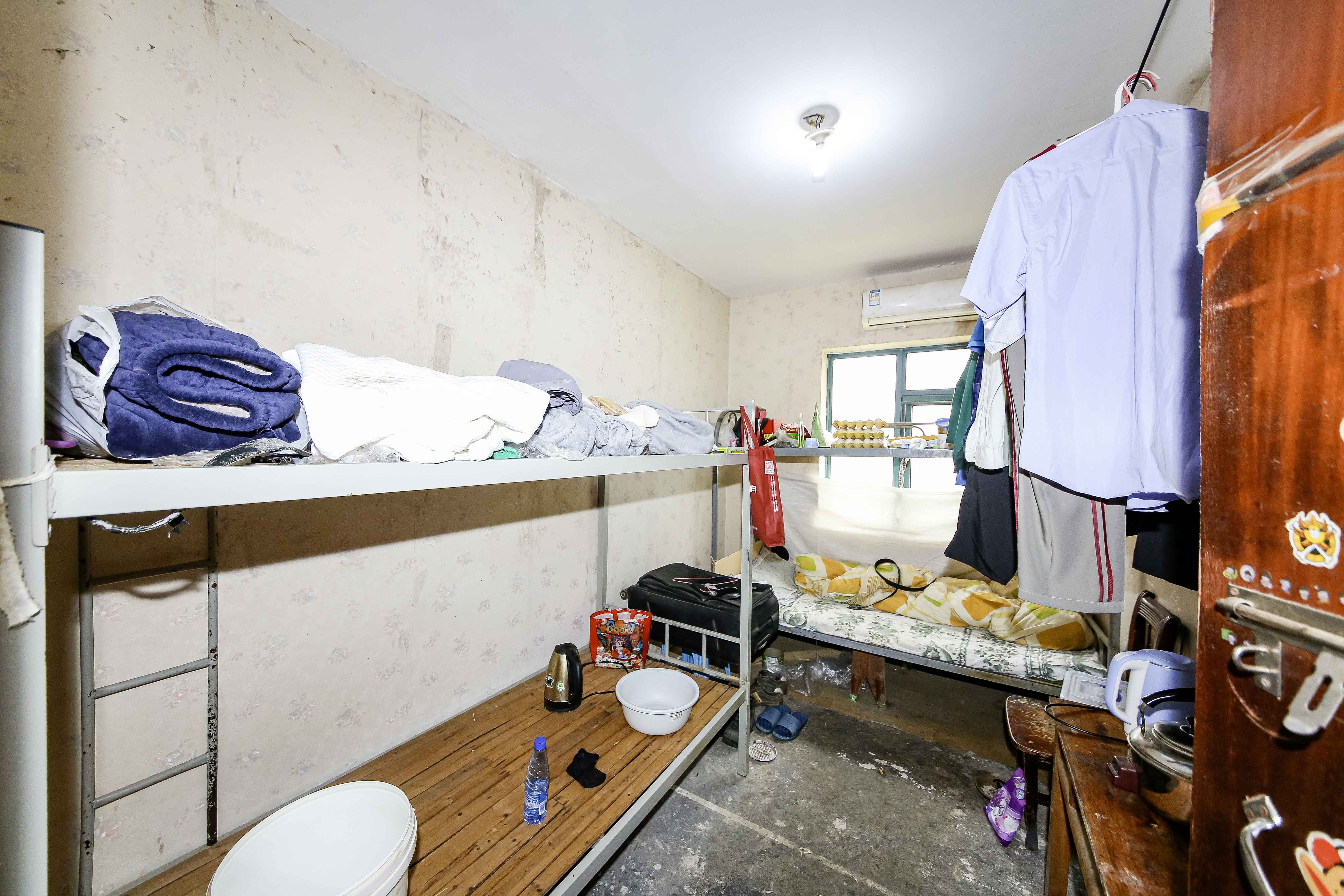 克拉美丽山庄(晟领国际) 4室2厅2卫 120.0万 克拉美丽山庄(晟领国际) 4室2厅2卫 120.0万卧室