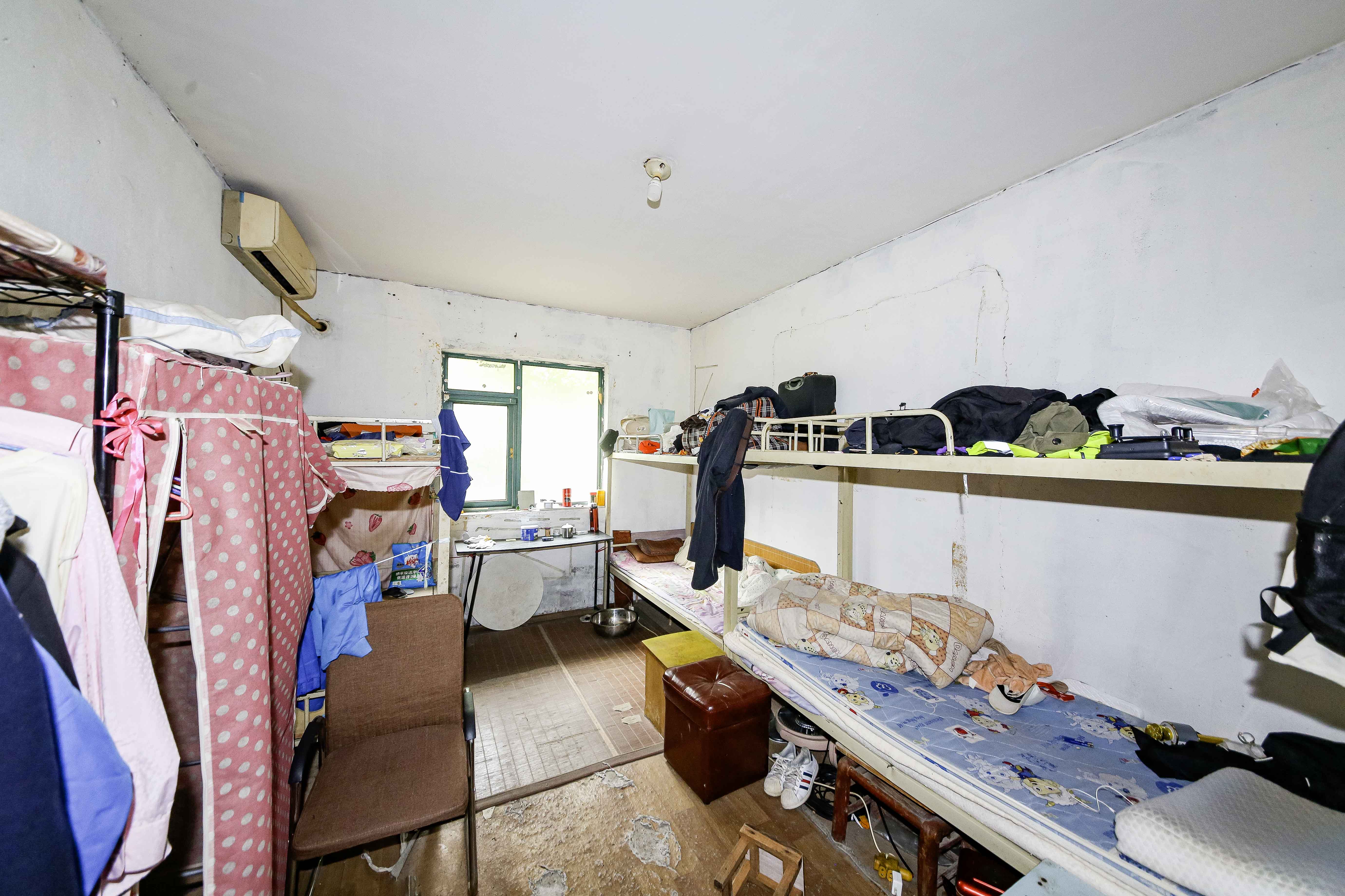 克拉美丽山庄(晟领国际) 4室2厅2卫 120.0万 克拉美丽山庄(晟领国际) 4室2厅2卫 120.0万卧室