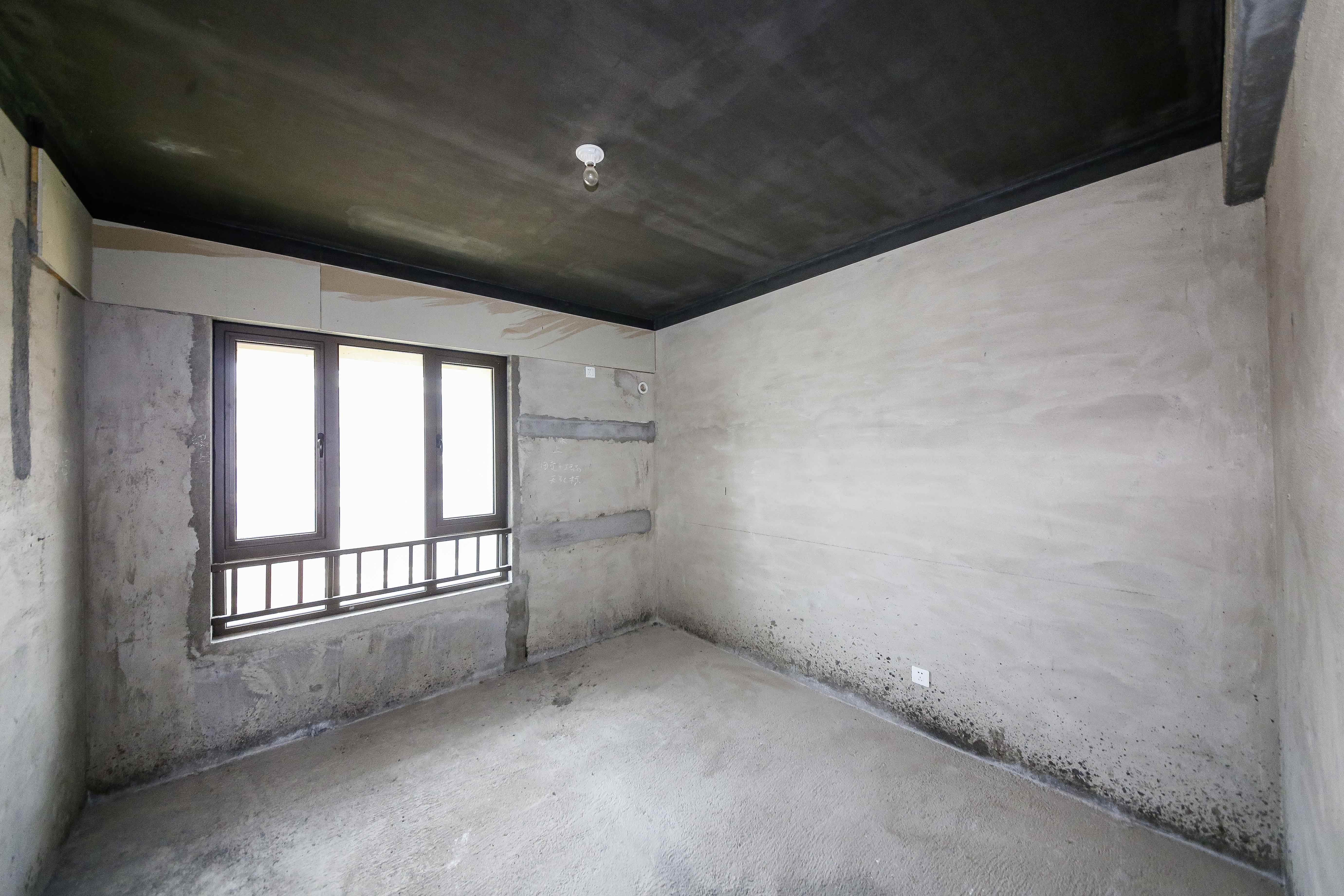 香缇雅苑（鑫远翡丽郡二期）  5室2厅2卫   295.00万卧室