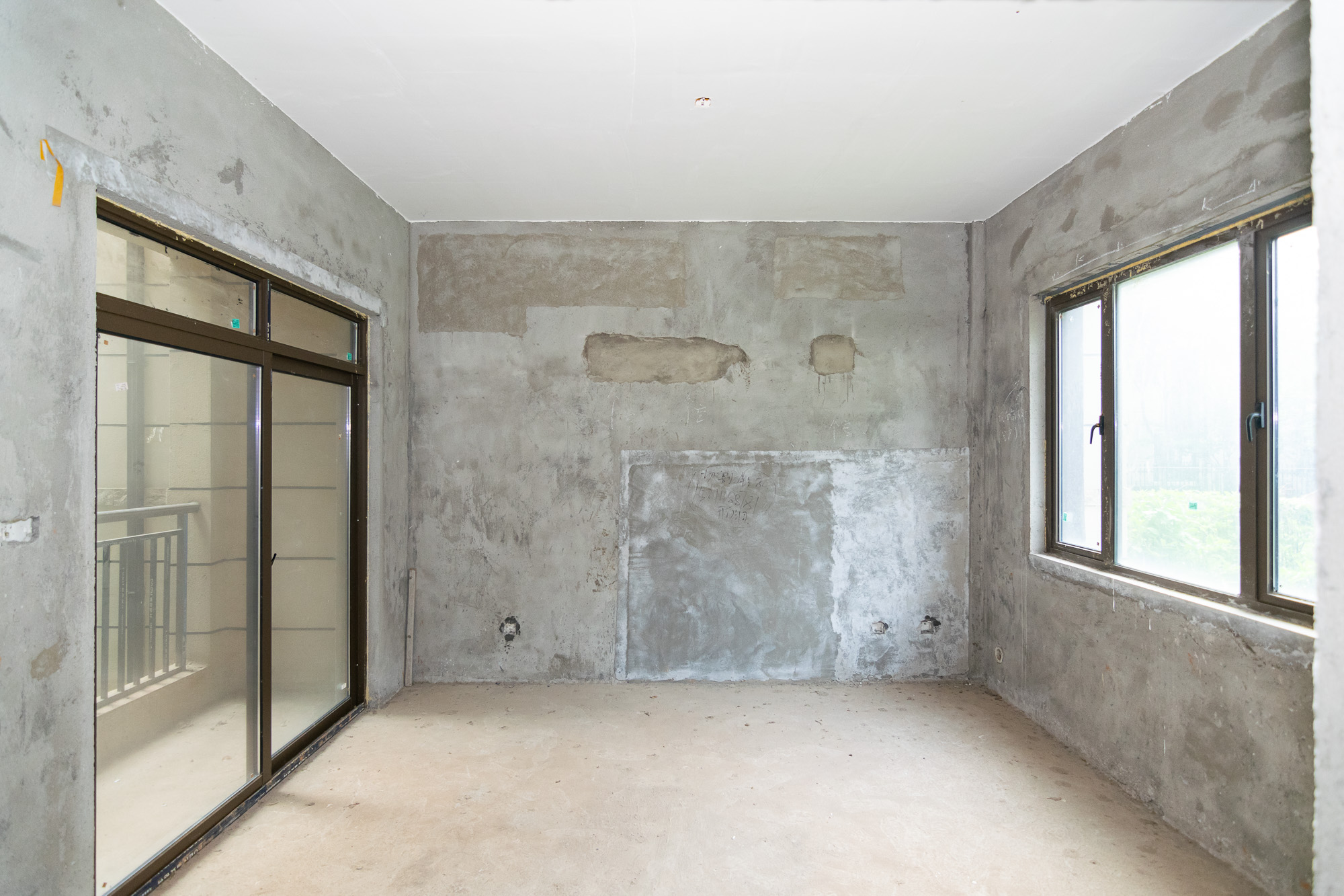 澳海望洲府 5室2厅3卫 254.99万 澳海望洲府 5室2厅3卫 254.99万客厅