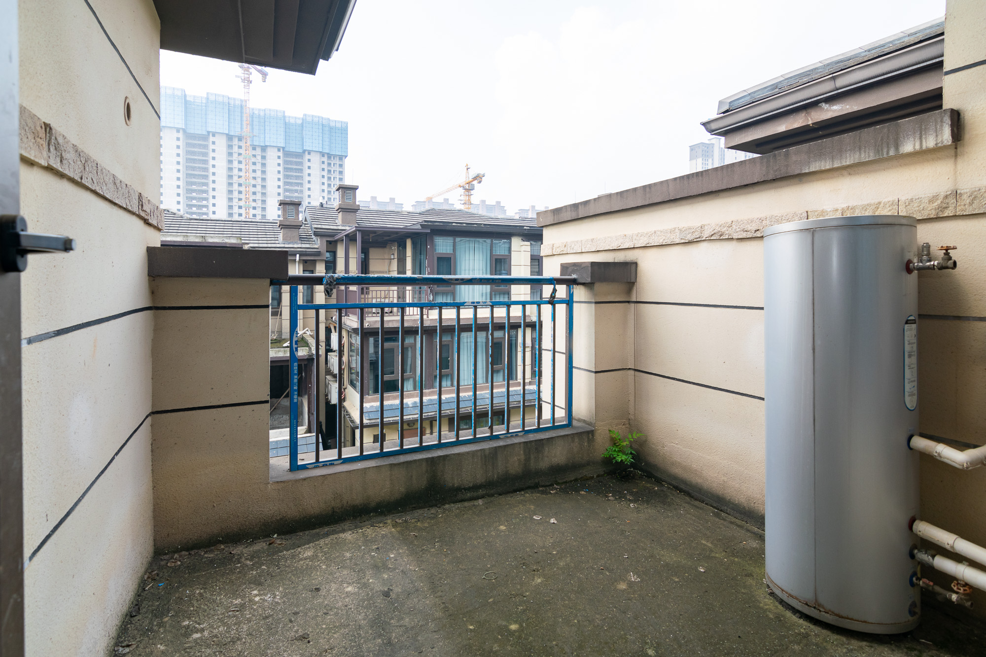 澳海望洲府 5室2厅3卫 254.99万 澳海望洲府 5室2厅3卫 254.99万阳台