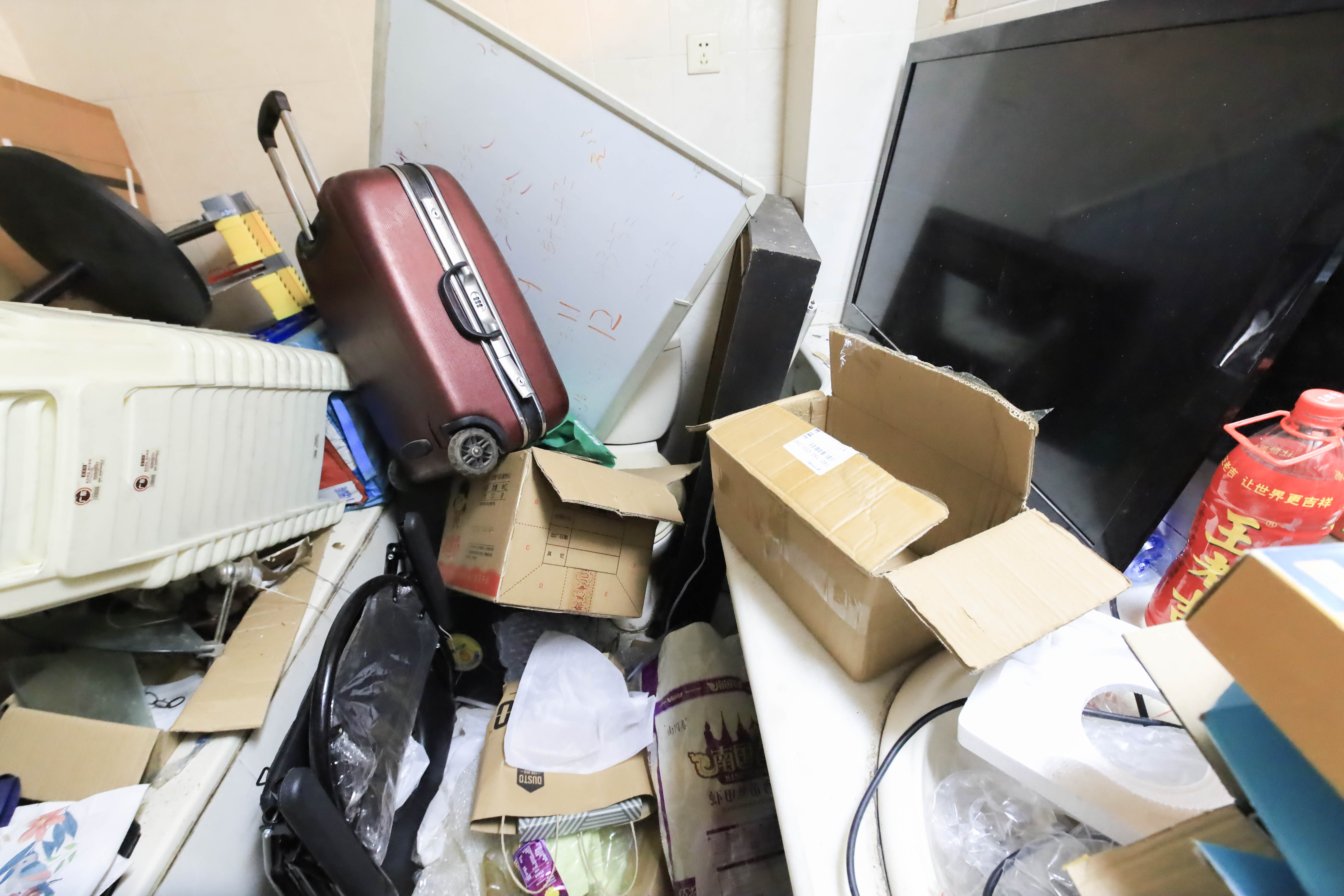 天润花园  3室2厅1卫   92.00万卫生间