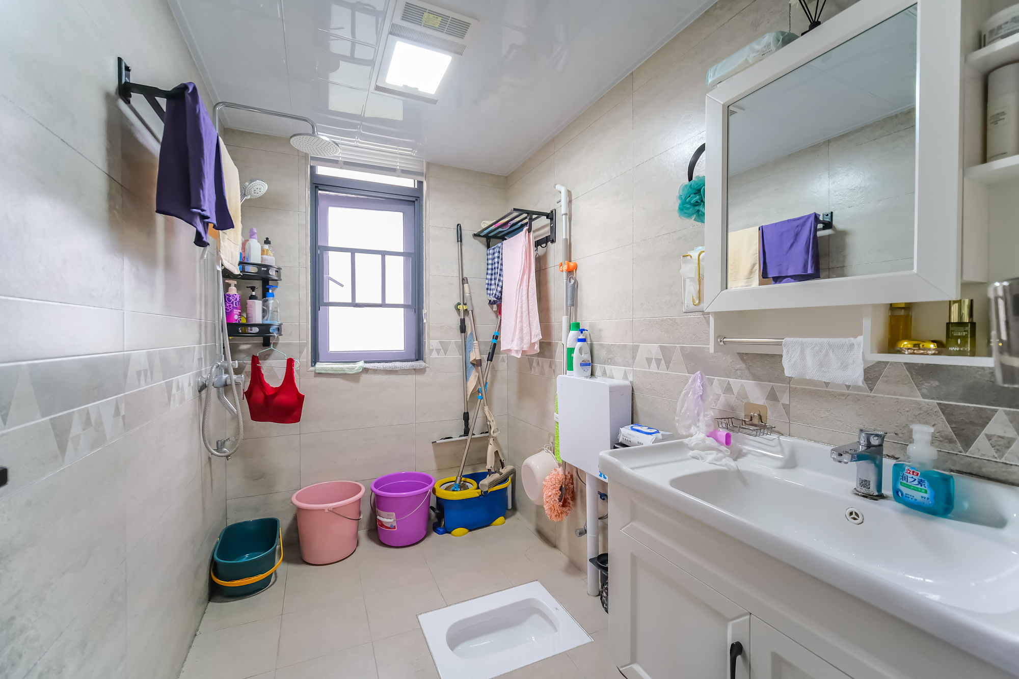 保利香槟国际  4室2厅2卫    105.0万 保利香槟国际  4室2厅2卫    105.0万卫生间