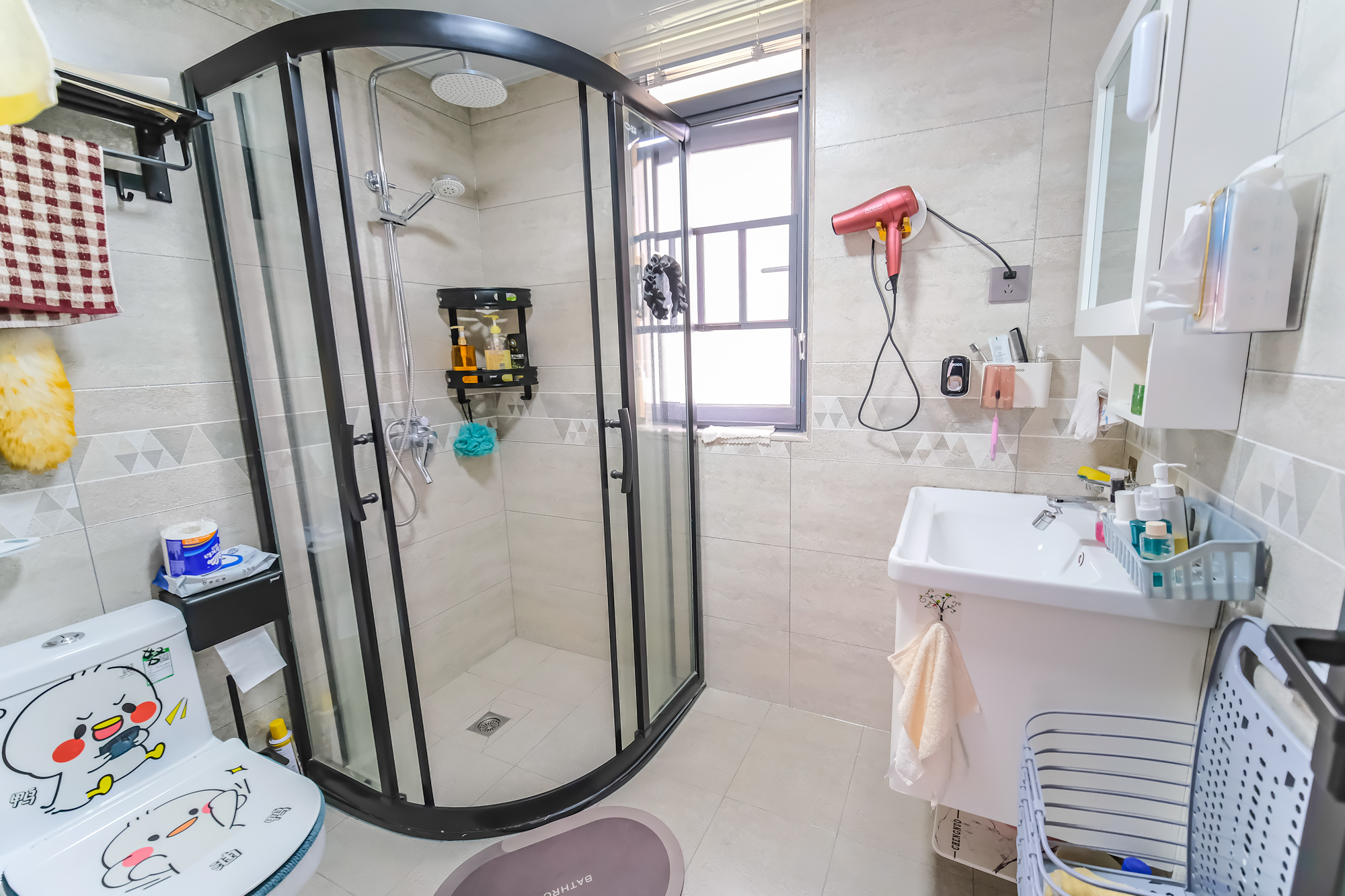 保利香槟国际  4室2厅2卫    105.0万 保利香槟国际  4室2厅2卫    105.0万卫生间