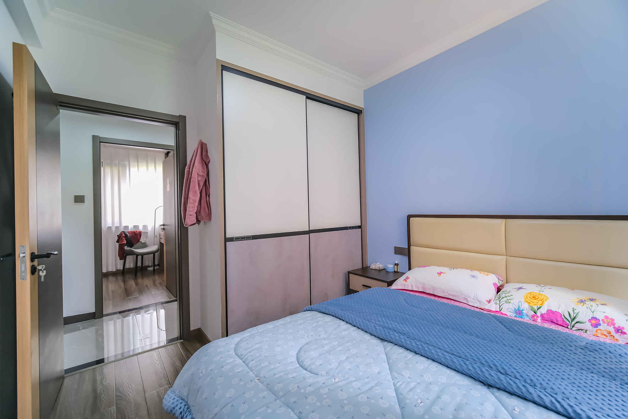 保利香槟国际  4室2厅2卫    105.0万 保利香槟国际  4室2厅2卫    105.0万卧室