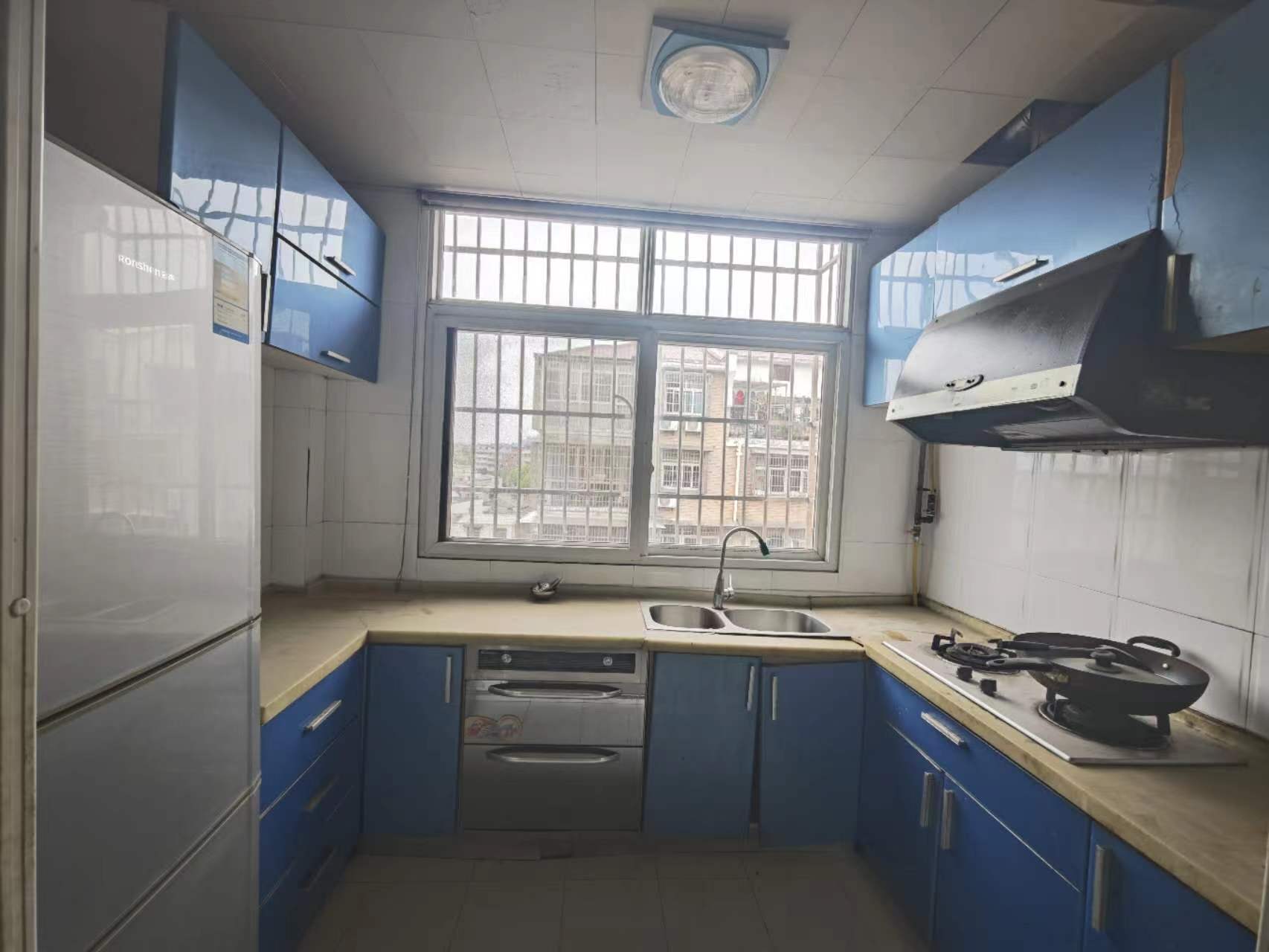 科艺花园  4室2厅2卫    68.0万室内图