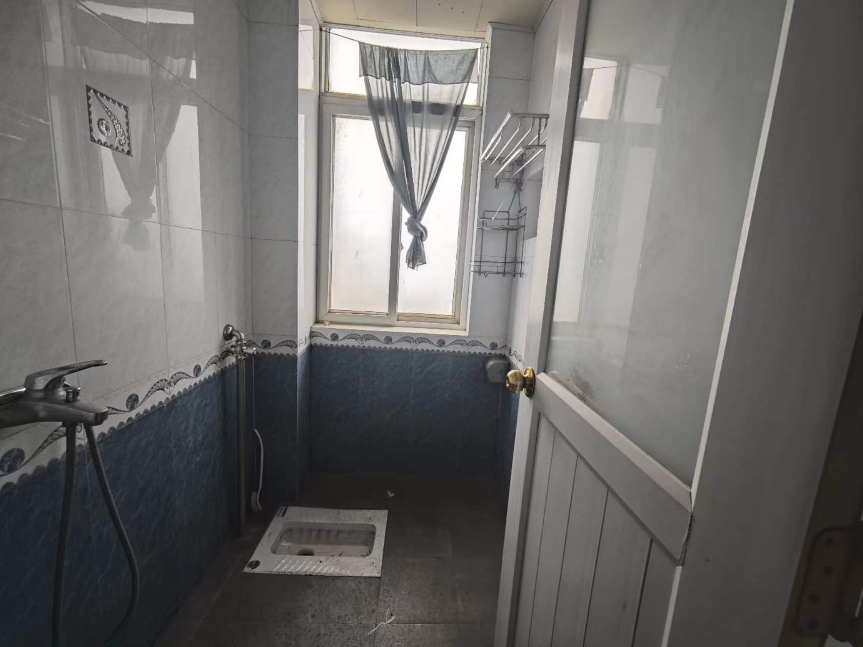 科艺花园  4室2厅2卫    68.0万室内图