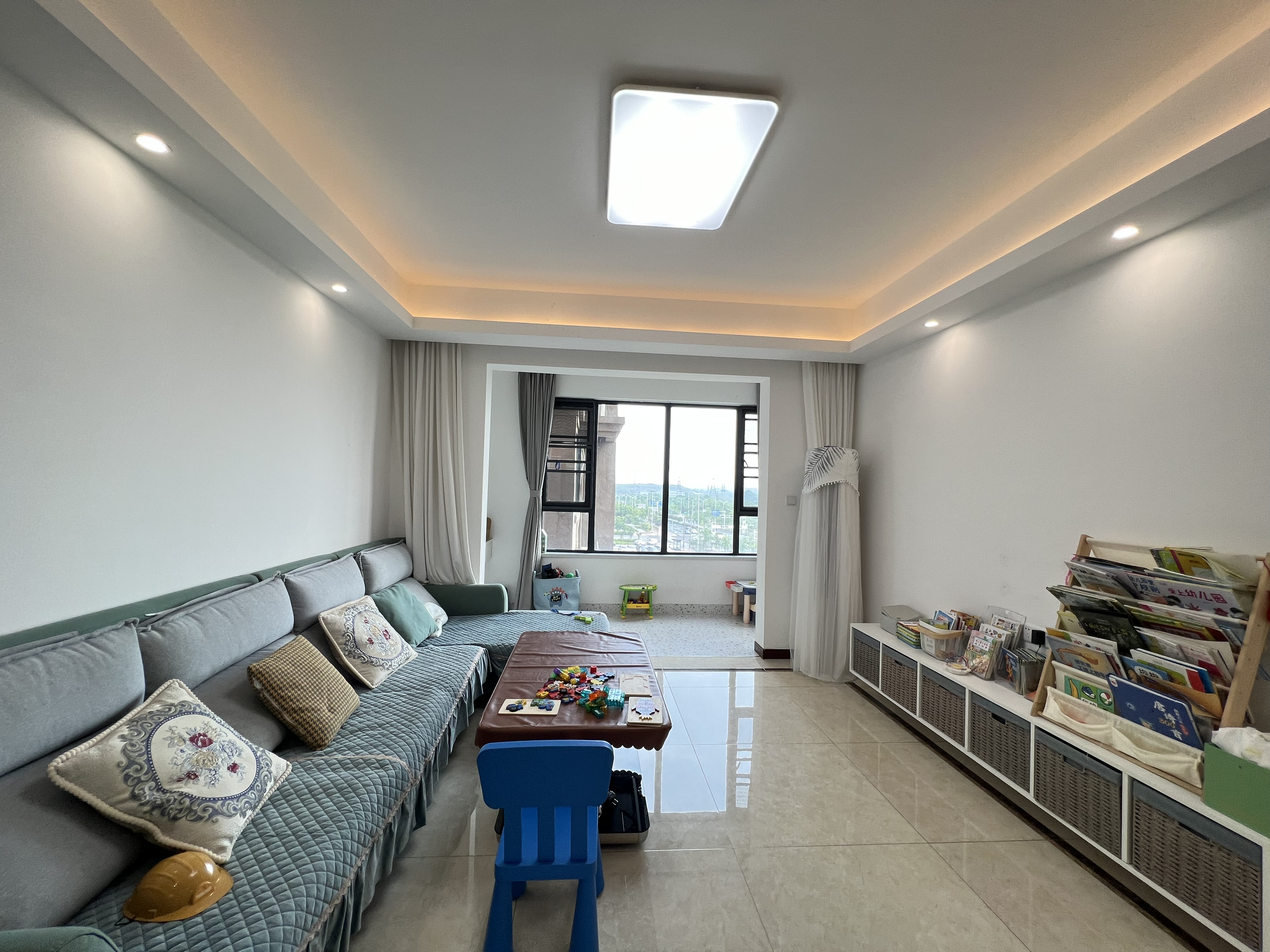 中建玥熙台  4室2厅2卫   75.00万