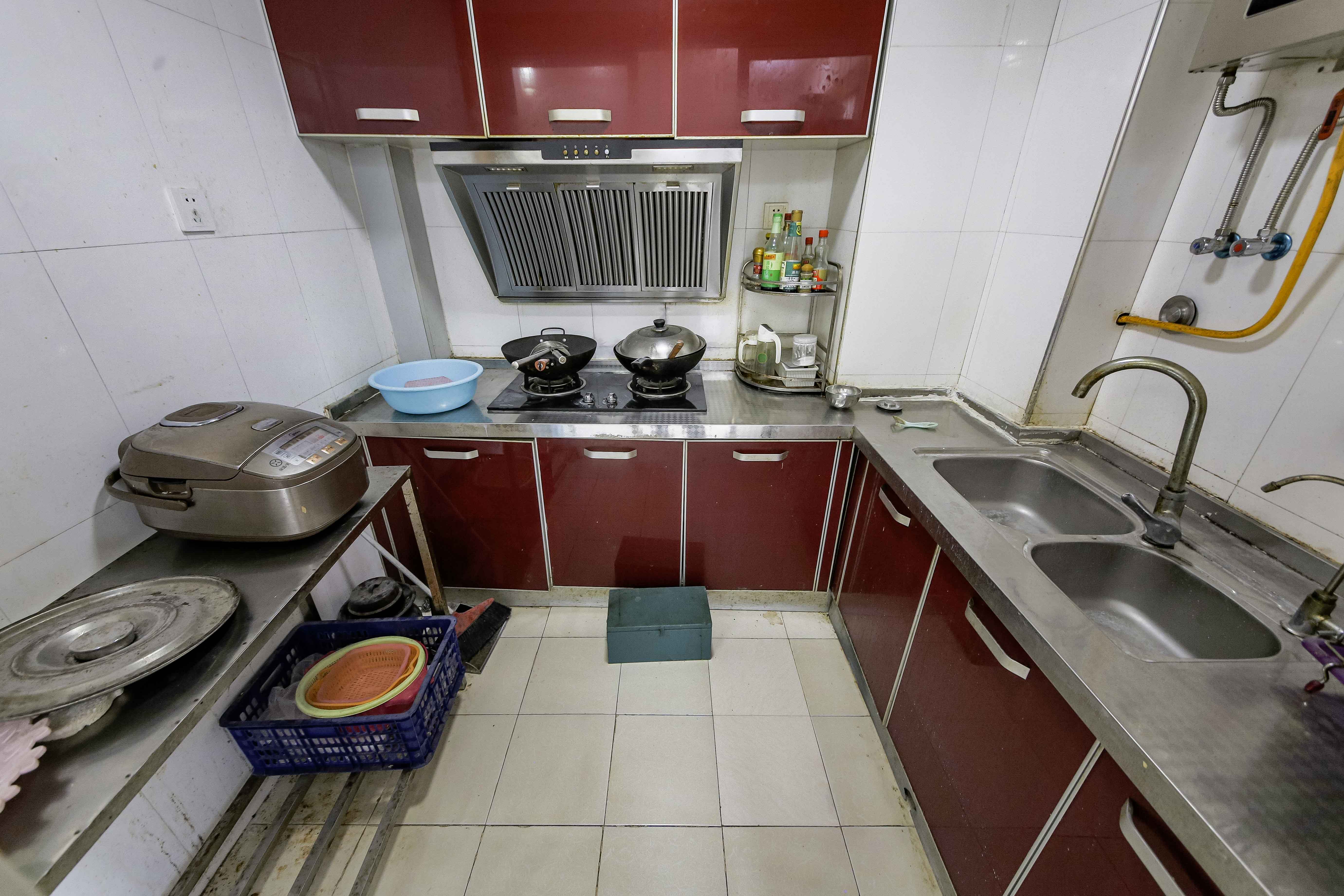 和庄 3室2厅2卫 78.8万 和庄 3室2厅2卫 78.8万厨房