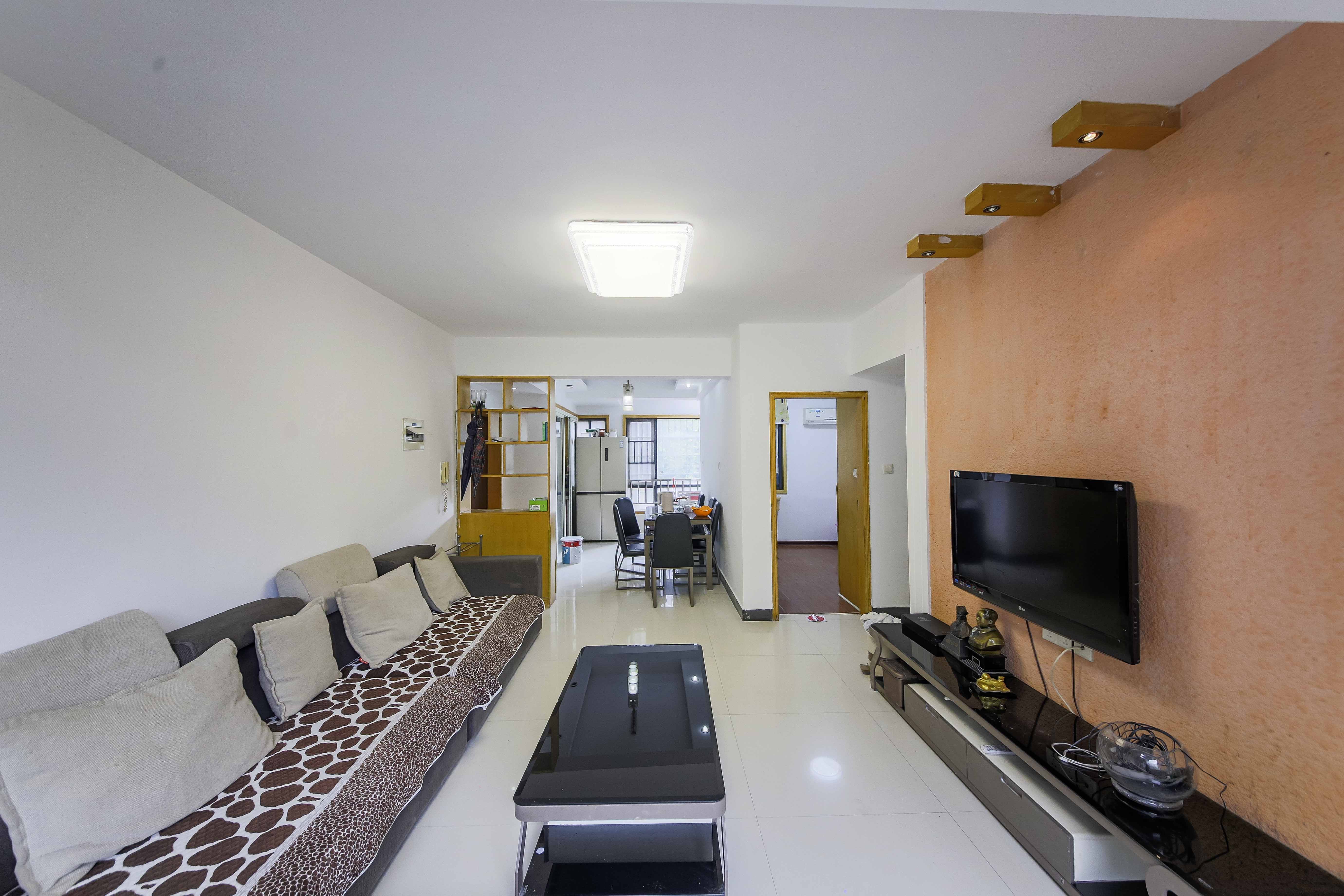 和庄 3室2厅2卫 78.8万 和庄 3室2厅2卫 78.8万客厅