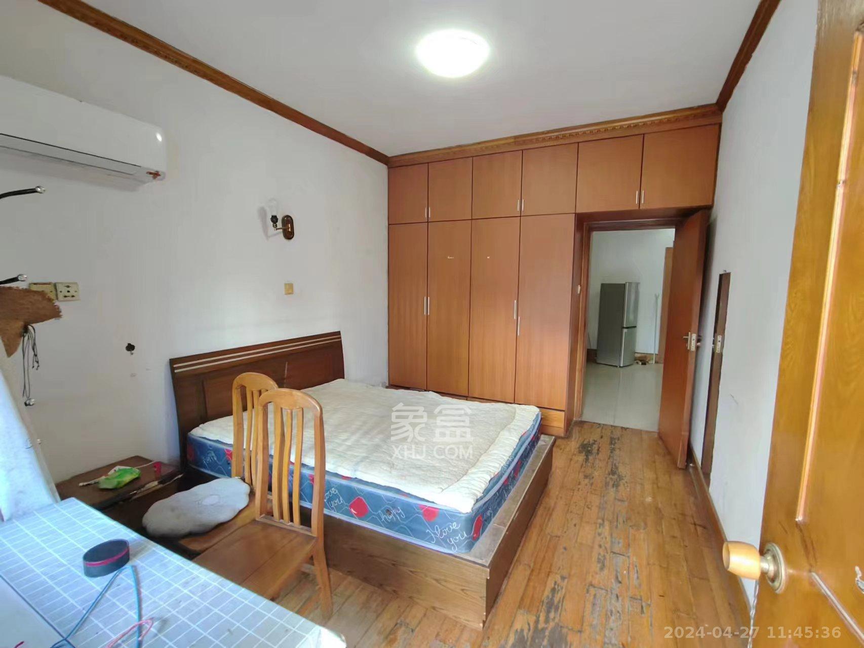 安泰新村  3室2厅1卫   1800.00元/月室内图
