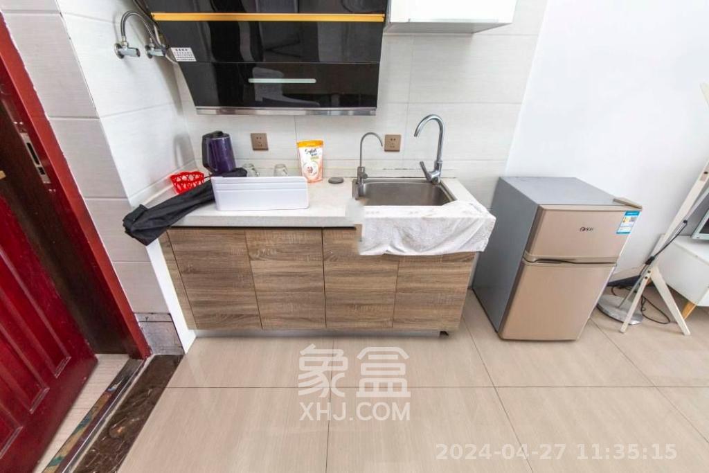 京武浪琴山一、二期 1室1厅1卫 2000.0元/月 京武浪琴山一、二期 1室1厅1卫 2000.0元/月室内图