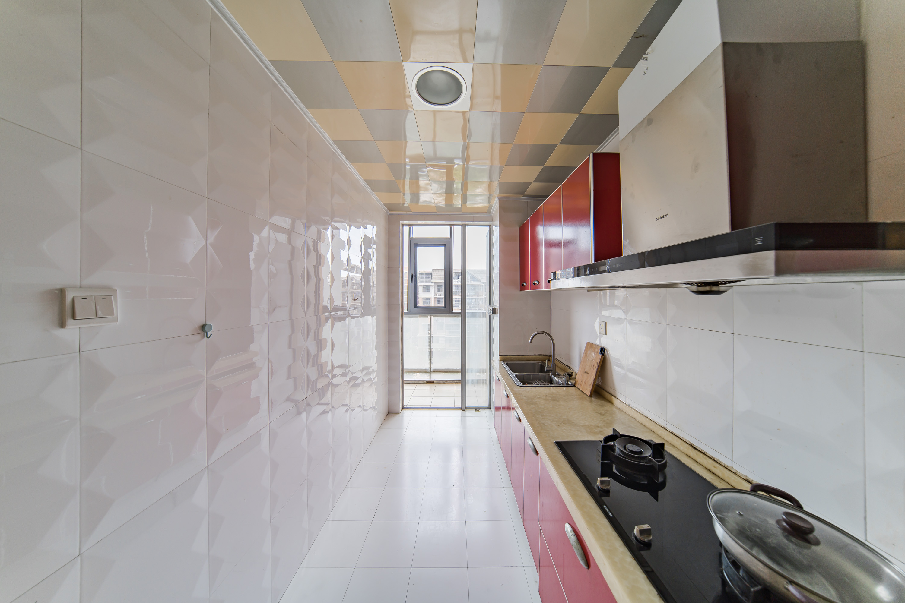 阳光100二期  3室2厅1卫    83.8万厨房